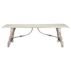 Table de salle à manger en châtaignier du 20e siècle