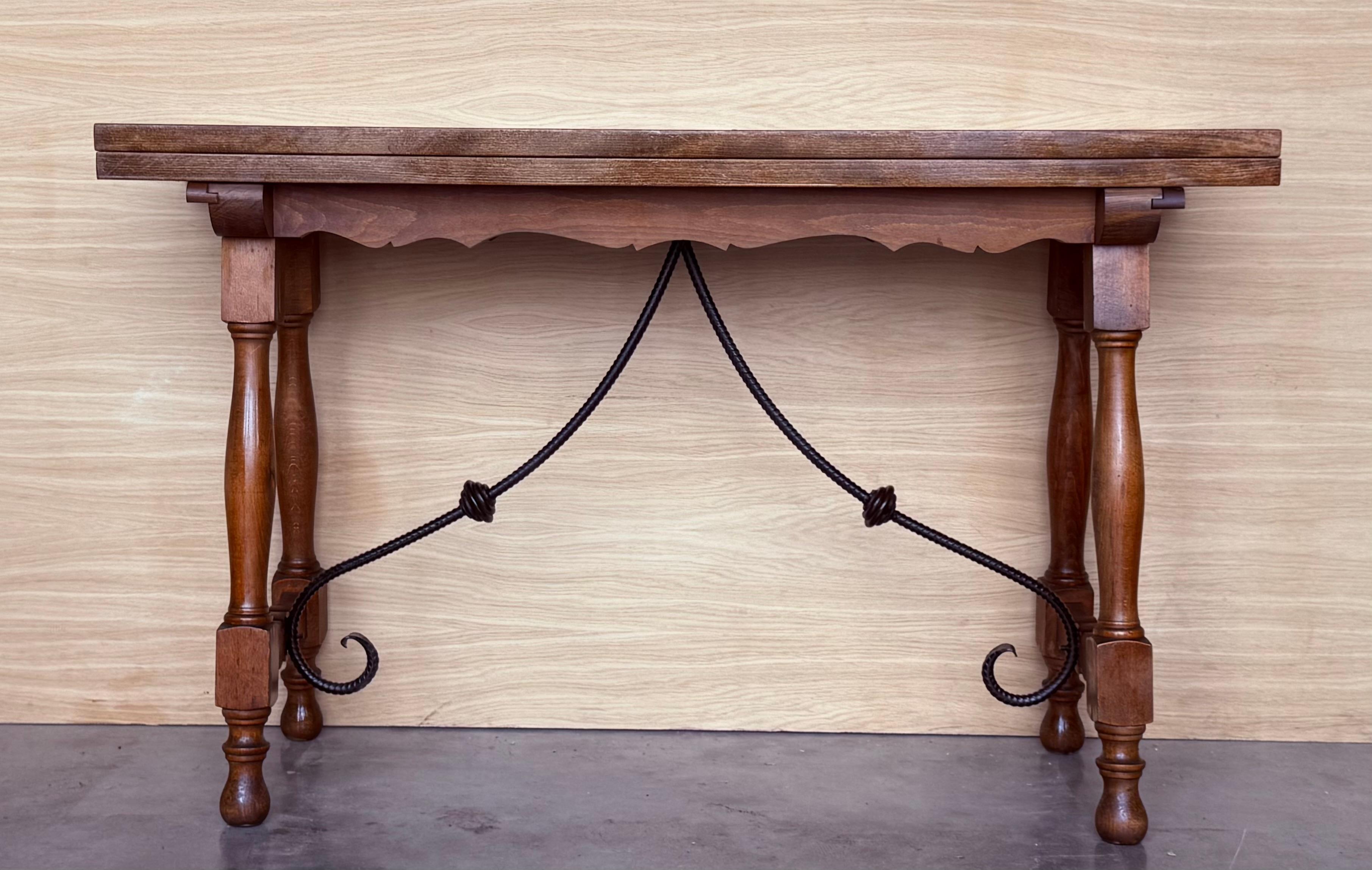 20th century Spanish console fold out farm table
Works as both a dining table and console.
