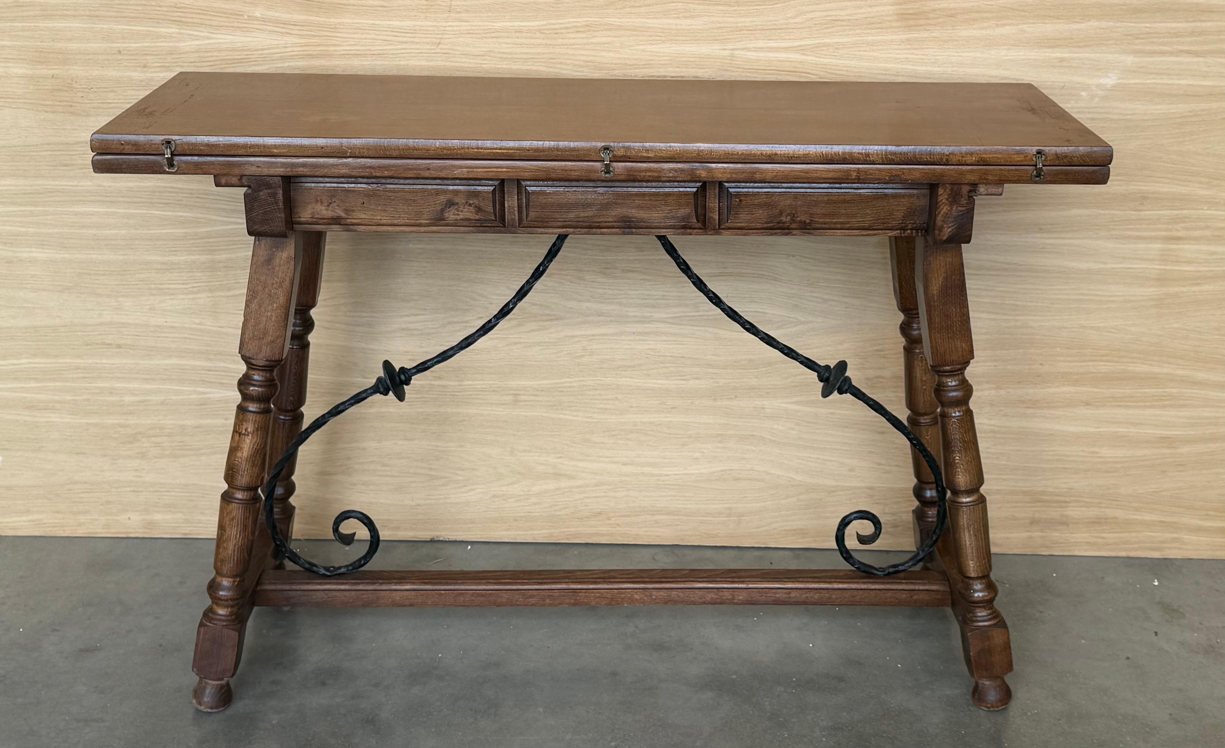 20th century Spanish console fold out farm table
Works as both a dining table and console.
