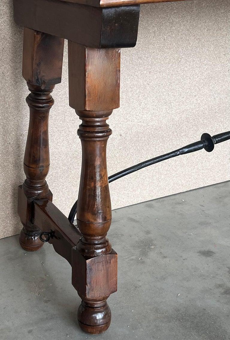 20th Century Spanish Console Folding Table with Iron Stretcher and Three Drawers siglo XX en venta