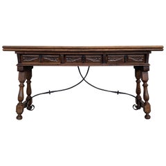 table console pliante espagnole du 20e siècle avec traverse en fer et trois tiroirs