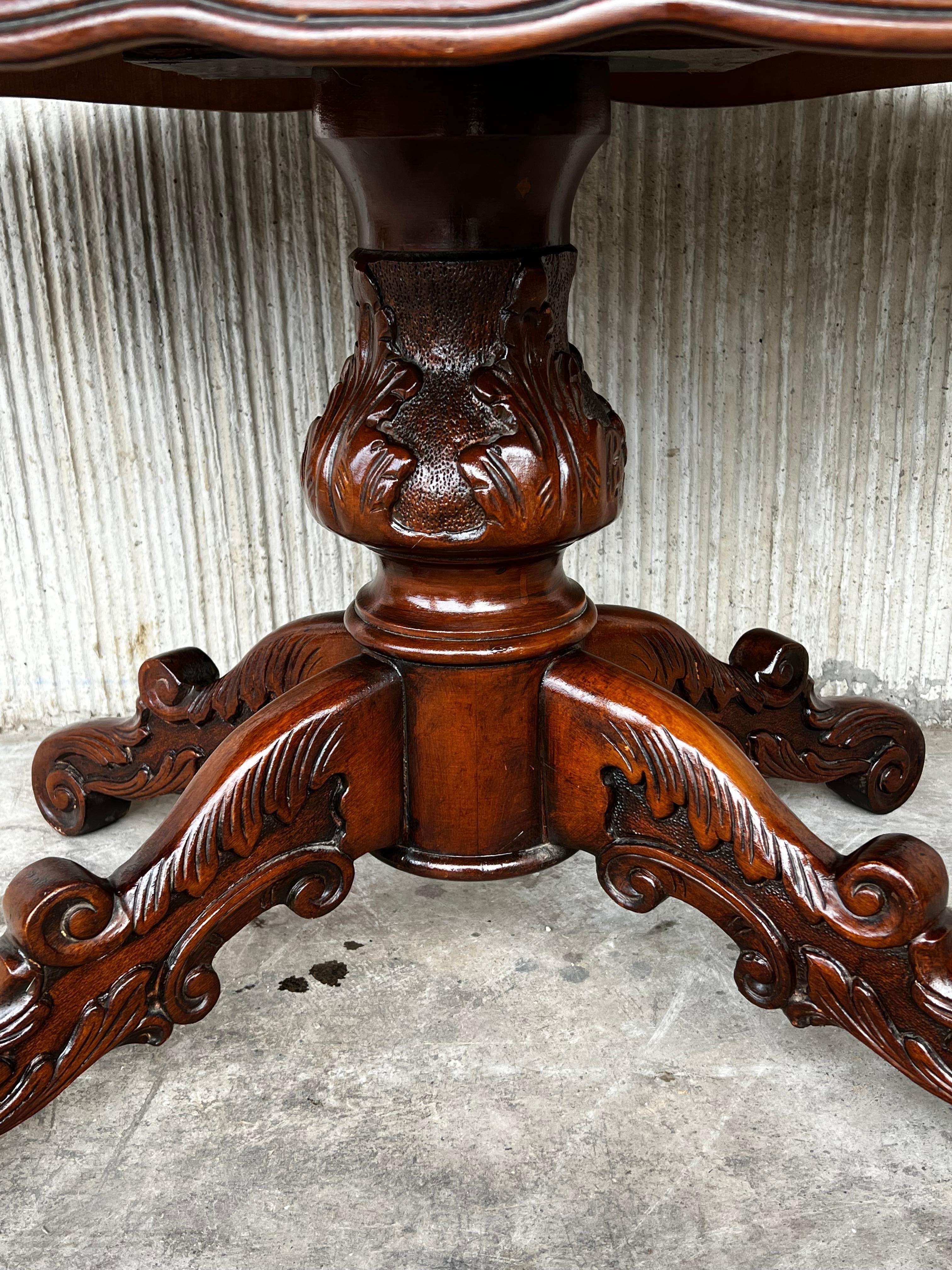 20th Century Spanish Mariano Garcia Carved Pedestal Coffee Table For Sale 2