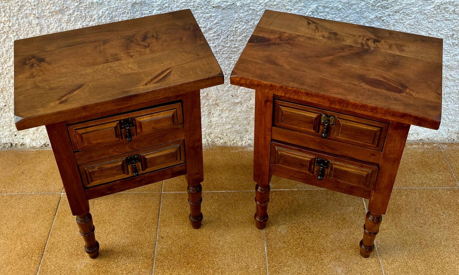 Legno curvato Comodini spagnoli del XX secolo con due cassetti e ferramenta in ferro, anni '50, set in vendita