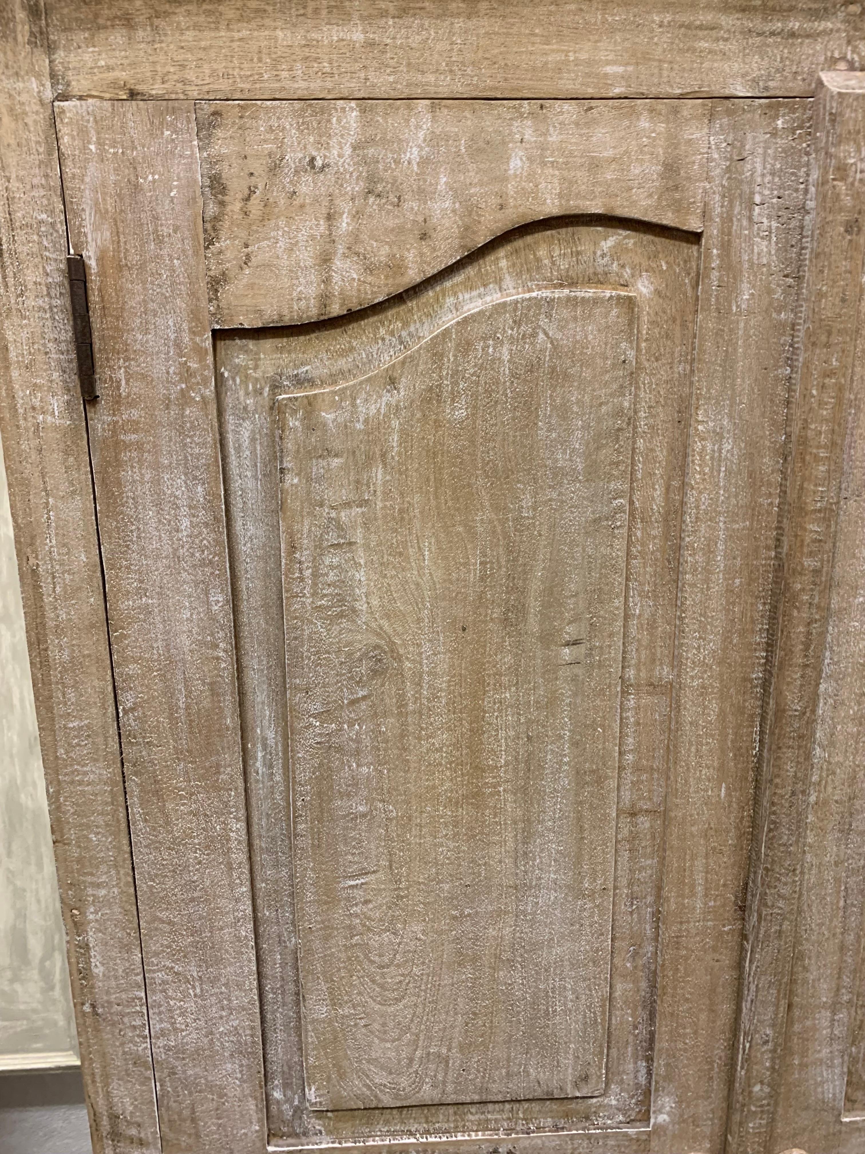 20th Century Spanish Pine Wood Grey Patined Cupboard For Sale 6