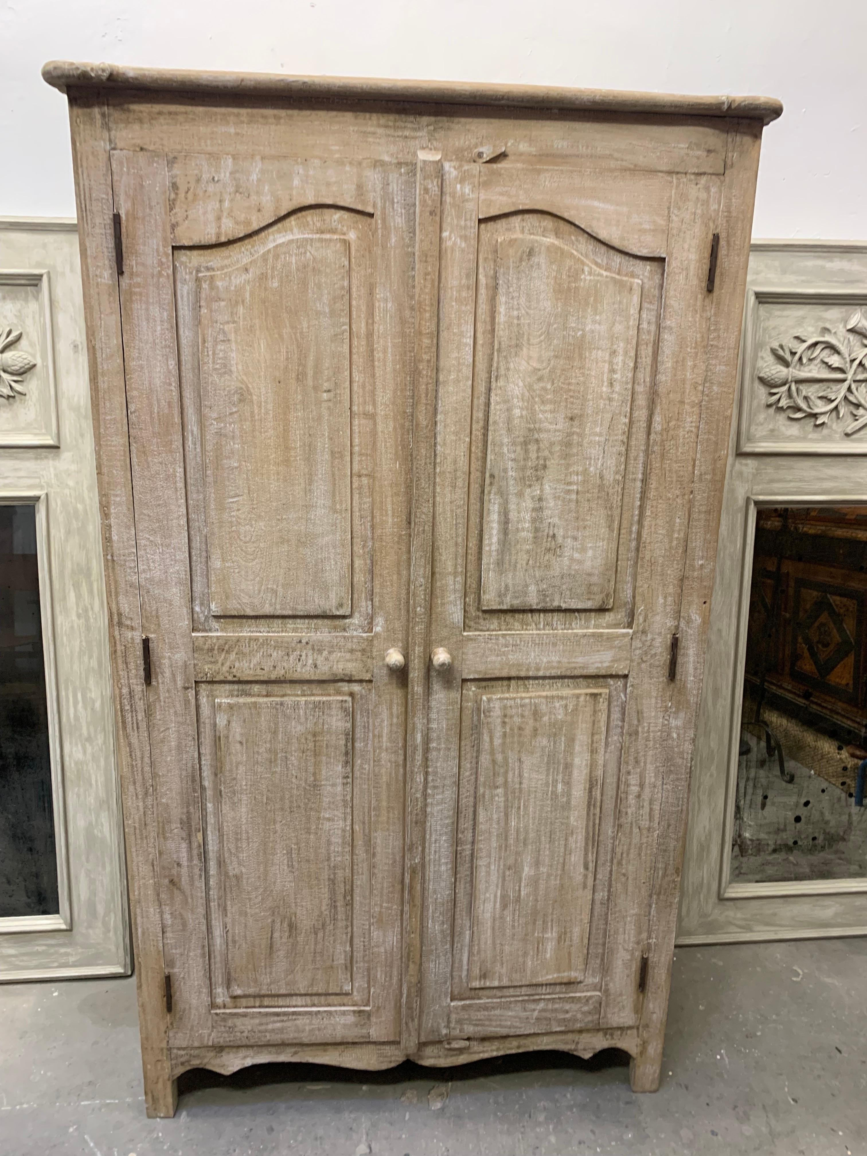 20th Century Spanish Pine Wood Grey Patined Cupboard For Sale 11