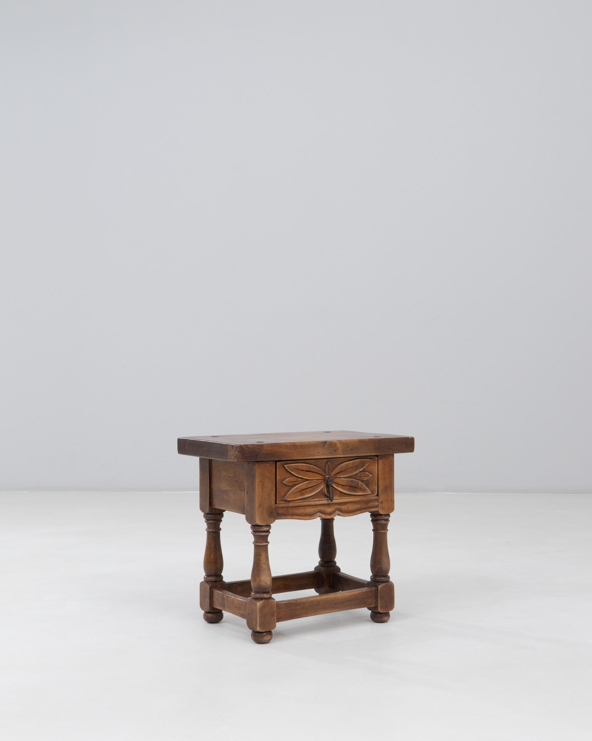 XX secolo 20th Century Spanish Side Table in vendita