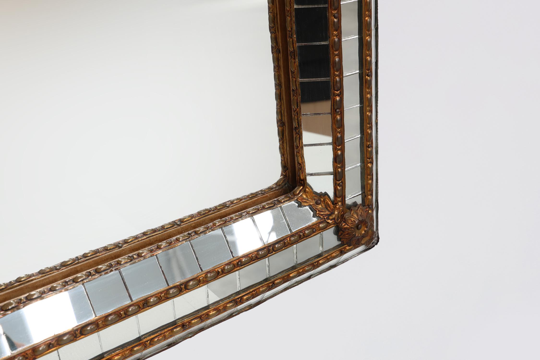Siglo XX Espejo español trapezoidal de mosaico veneciano con detalles de latón Metal en venta
