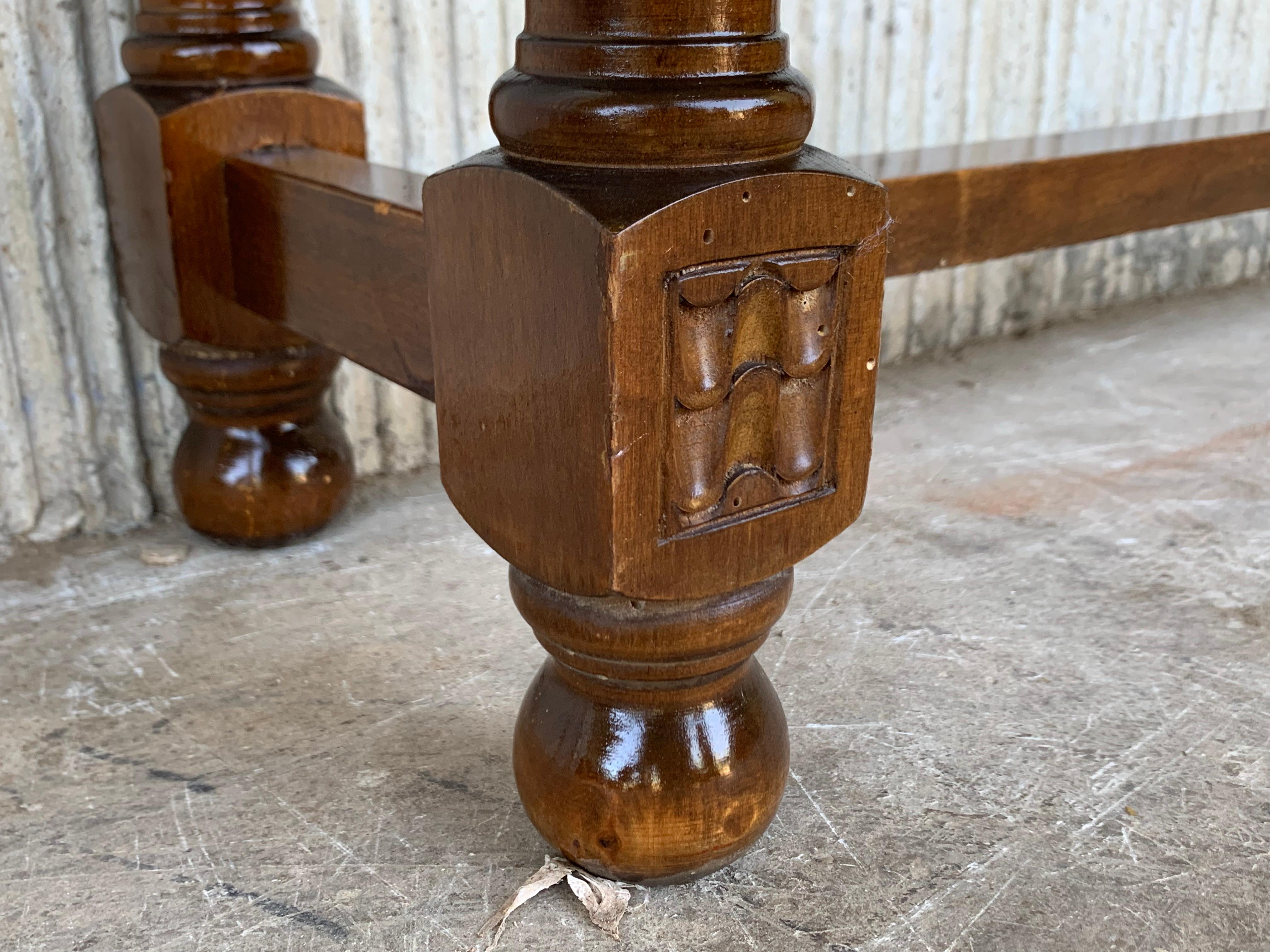 20th Century Spanish Tuscan Console Table with Two Drawers and Turned Legs 4