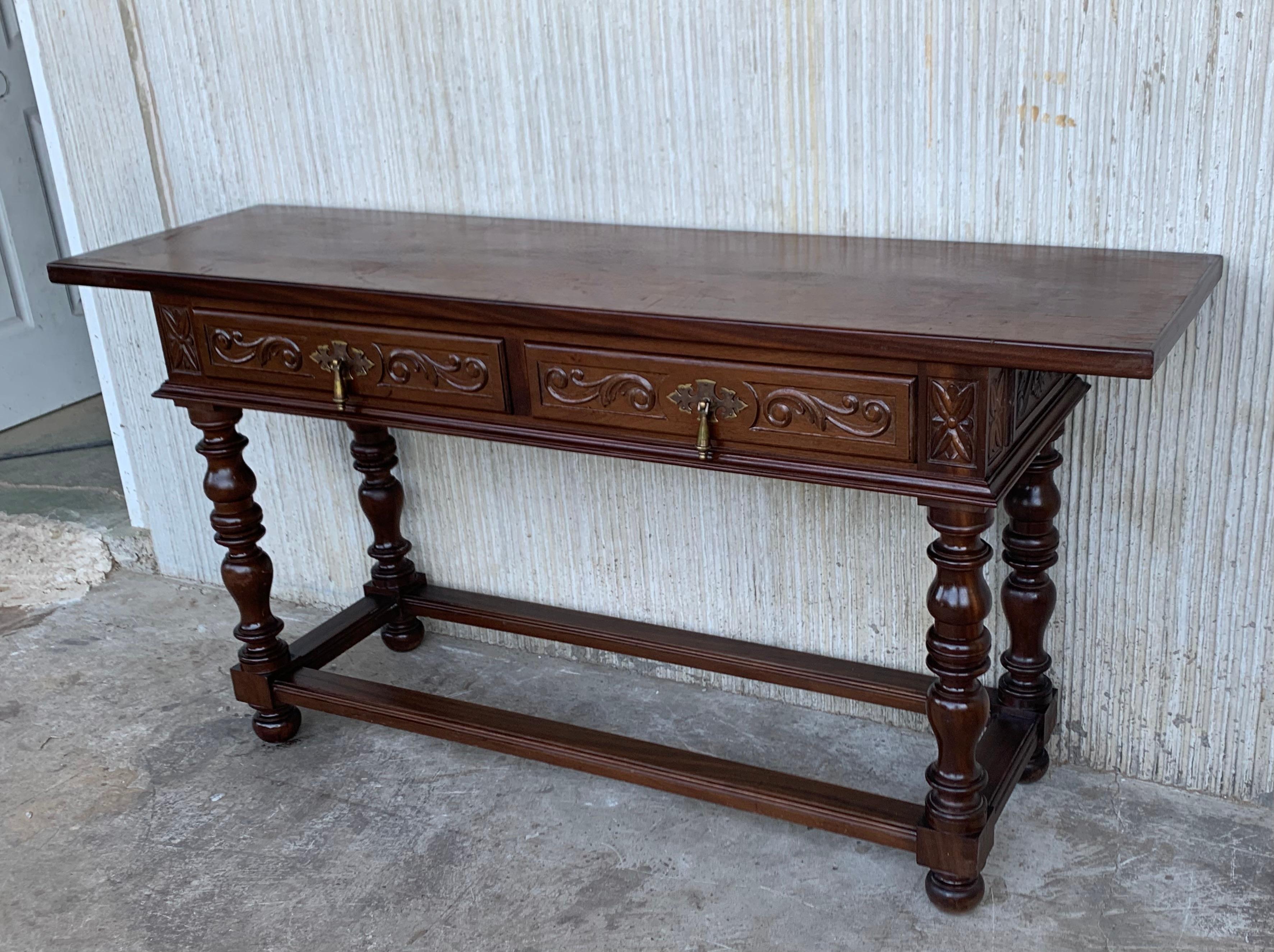 20th Century Spanish Tuscan Console Table with Two Drawers and Turned Legs In Good Condition In Miami, FL