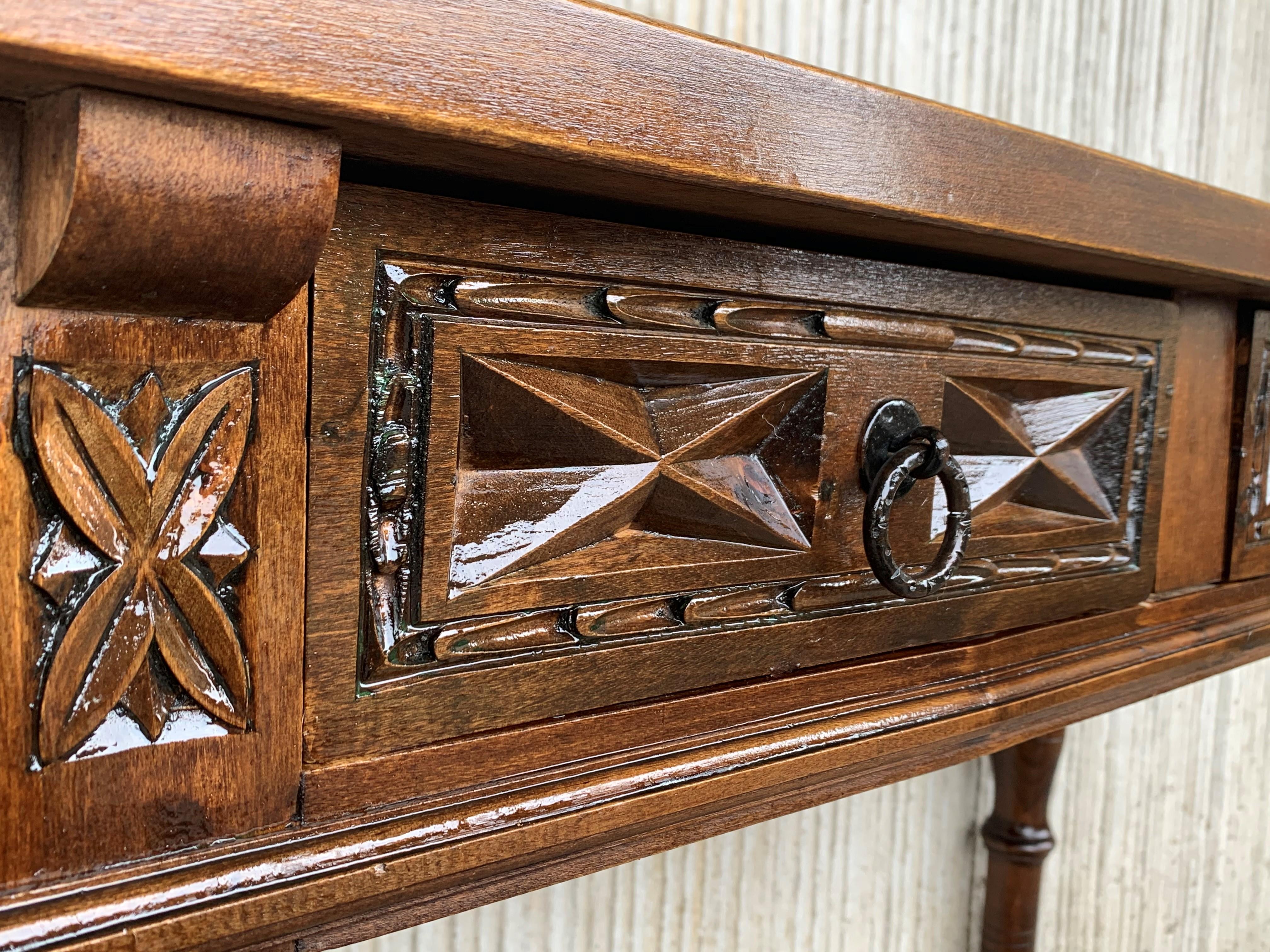 20th Century Spanish Tuscan Console Table with Two Drawers and Turned Legs 1