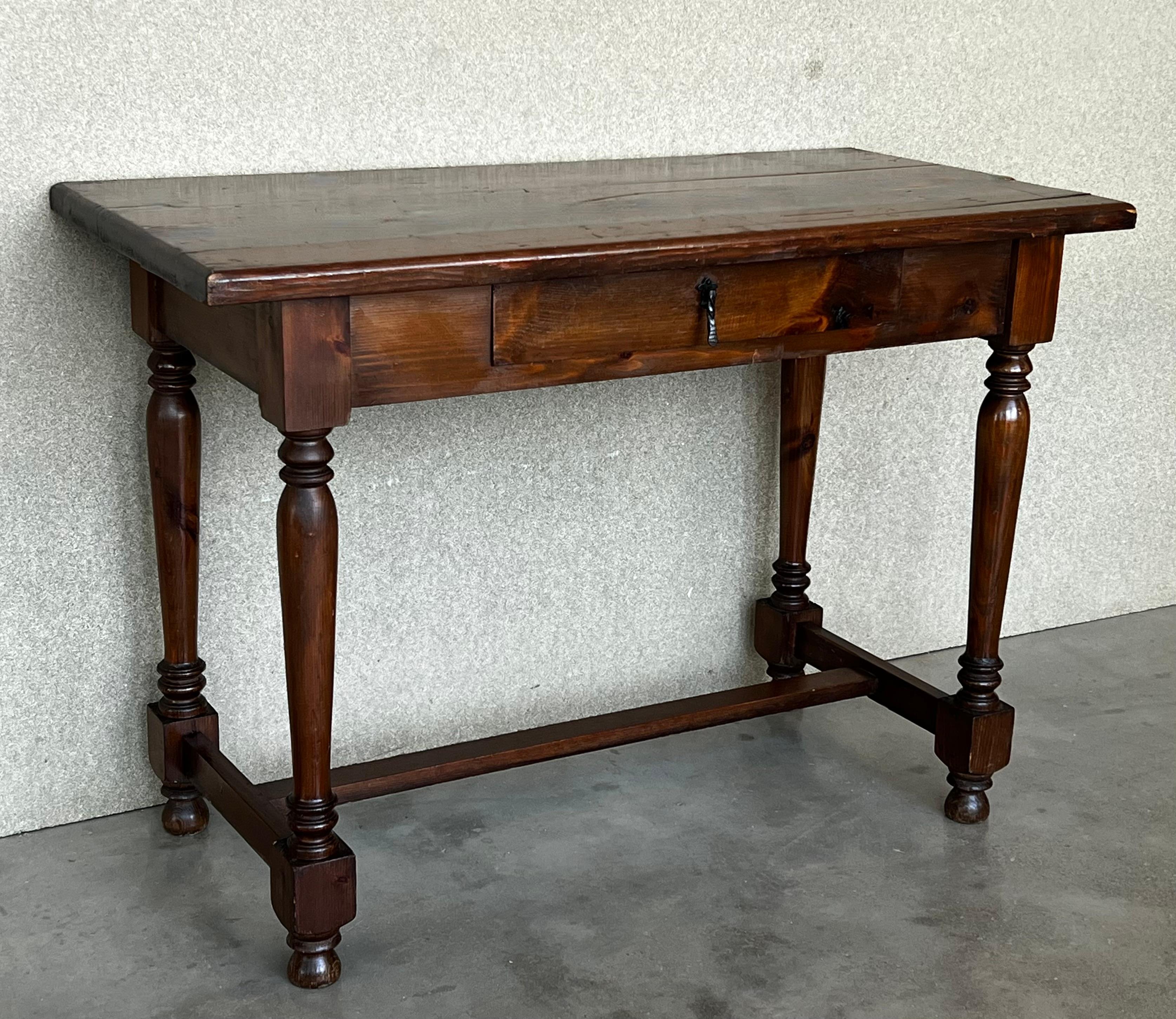 20th Century Spanish Walnut Side Table or Console Table with Drawer In Good Condition In Miami, FL