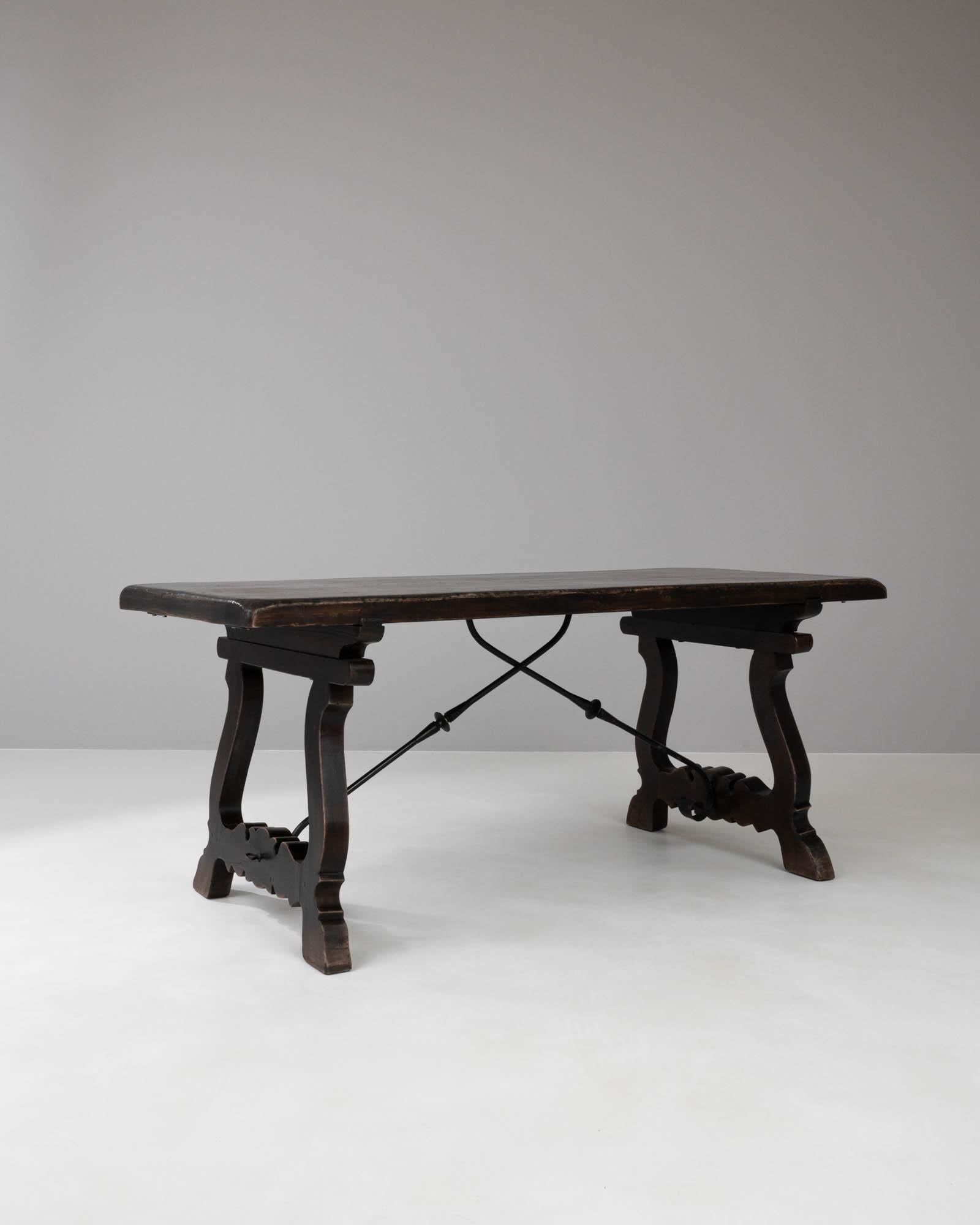 20th Century Spanish Wooden Dining Table For Sale 1
