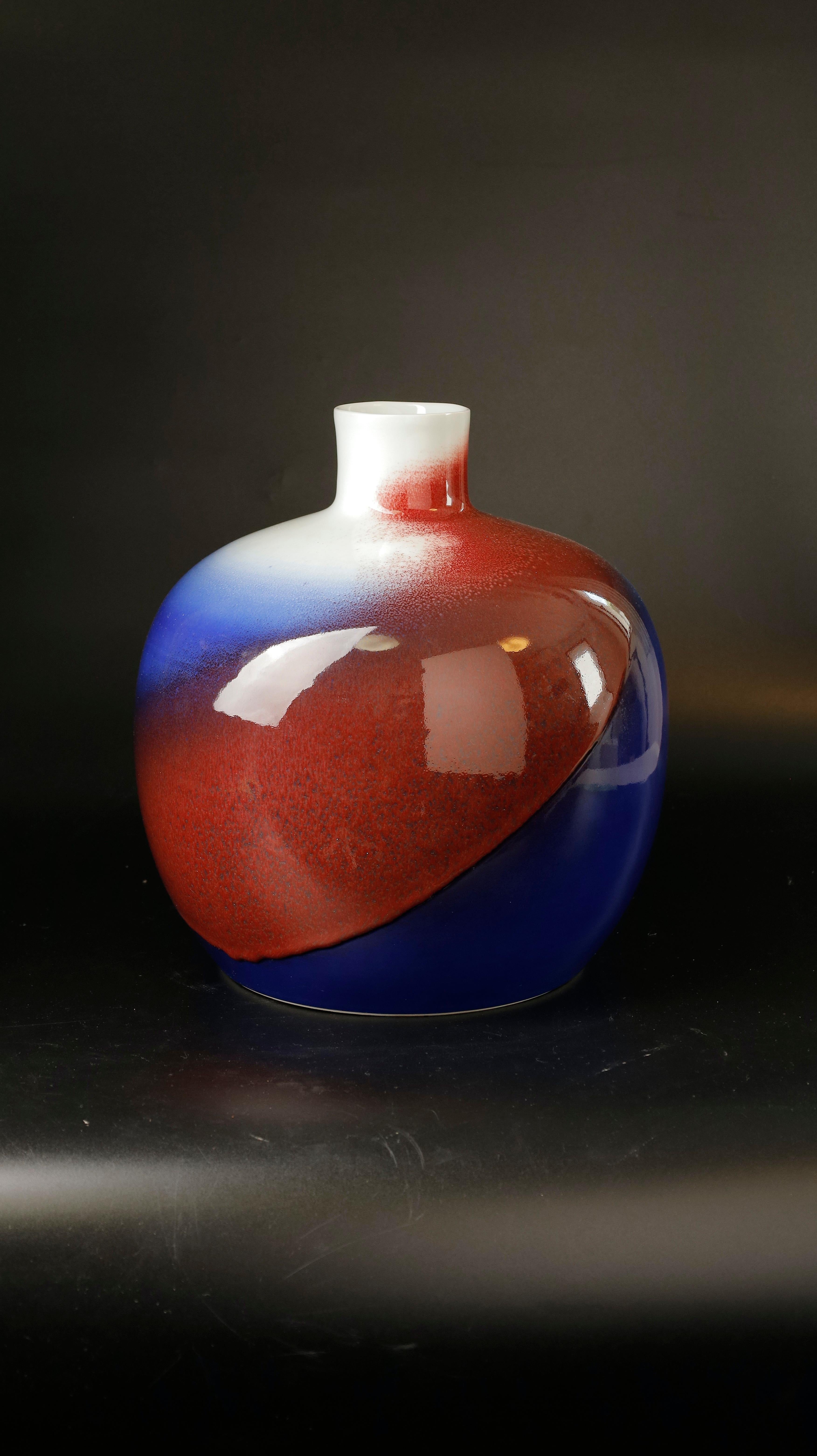 20th Century Spectacular Japanese Ceramic Vase For Sale 9
