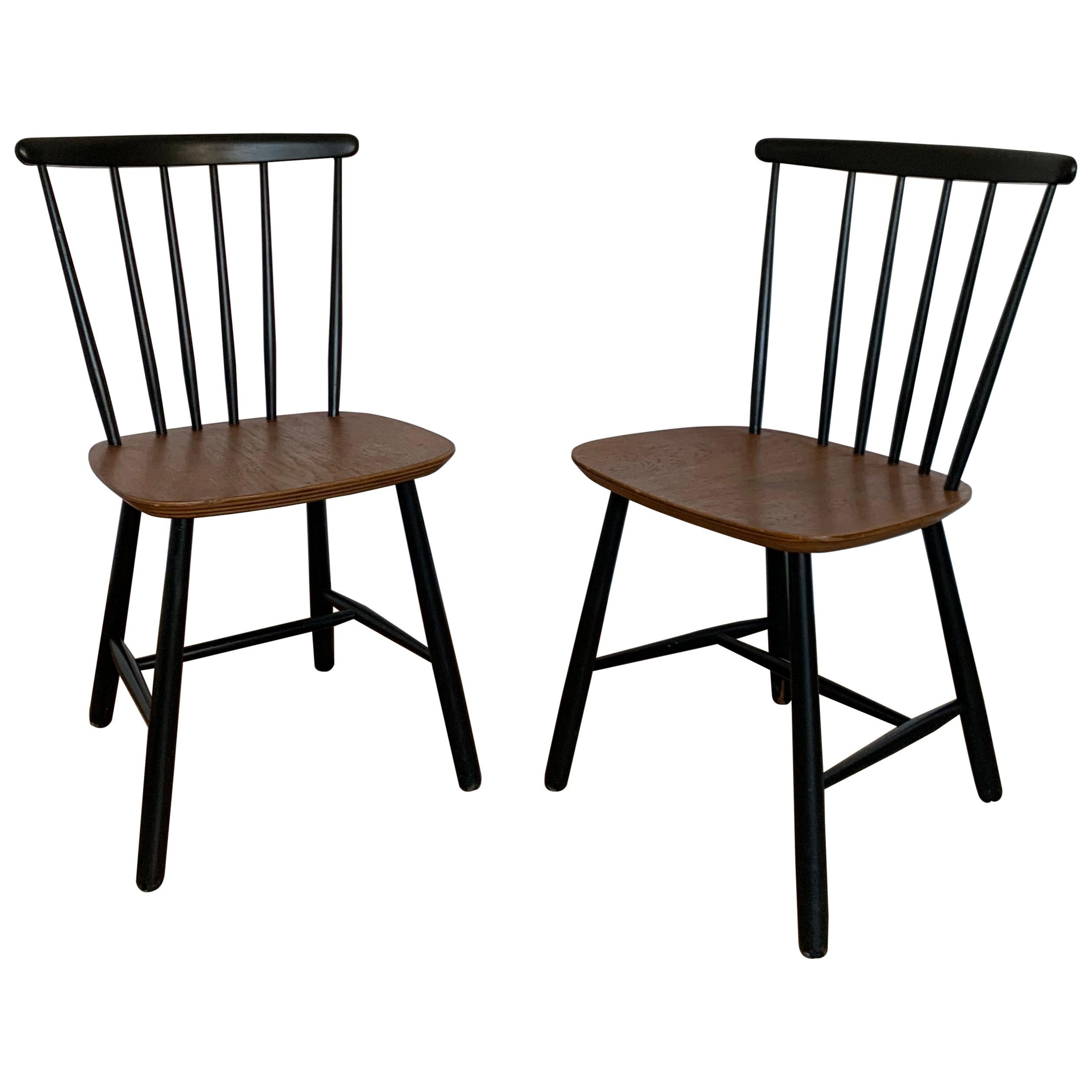 20th Century Spindle Wood Ilmar Tapiovaara Style Classic Chairs, 1960s Set of 2