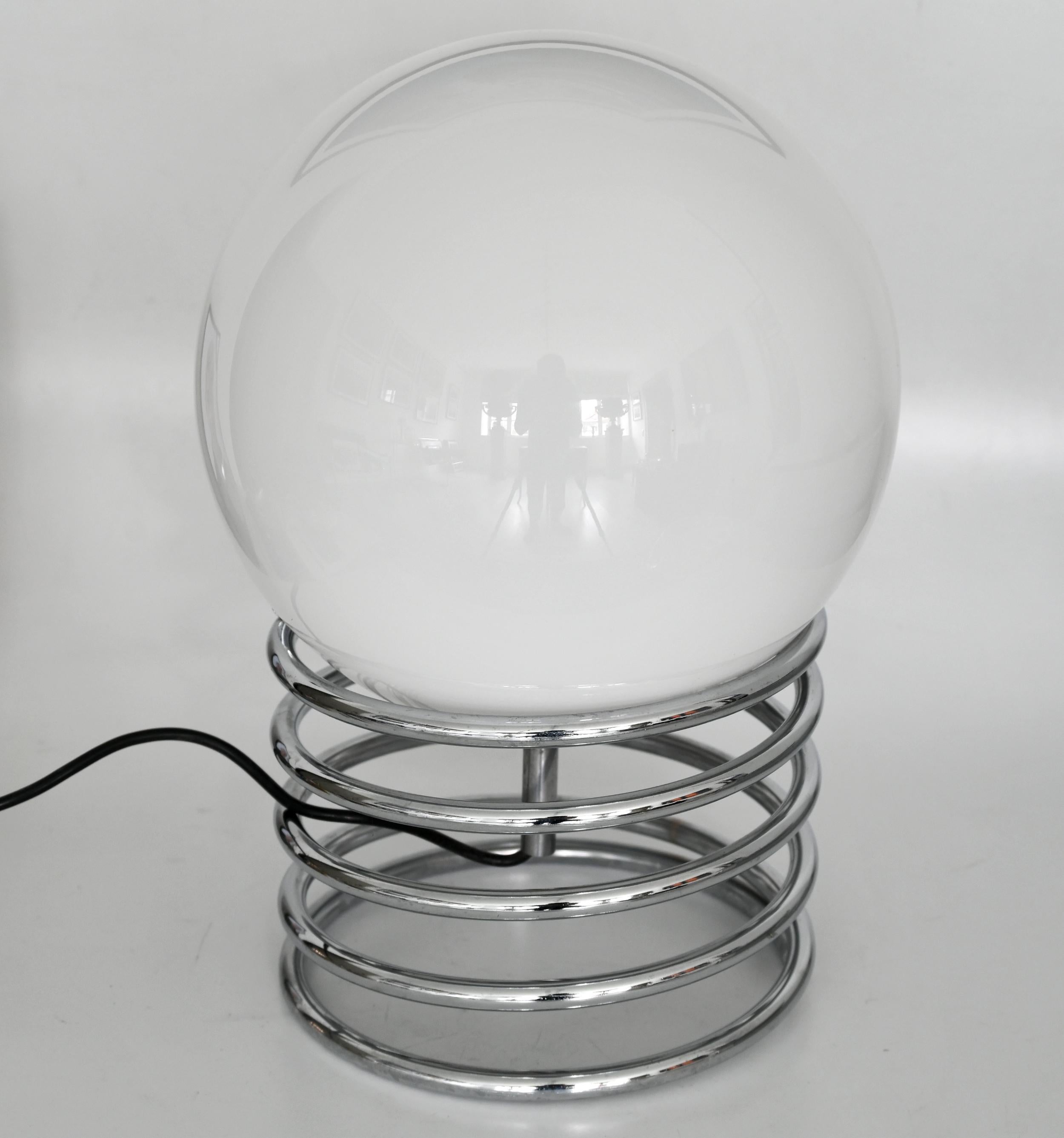 20. Jahrhundert Spirale Lampe aus den 70er Jahren Manufaktur Ingo Maurer Design MChrome (Moderne) im Angebot