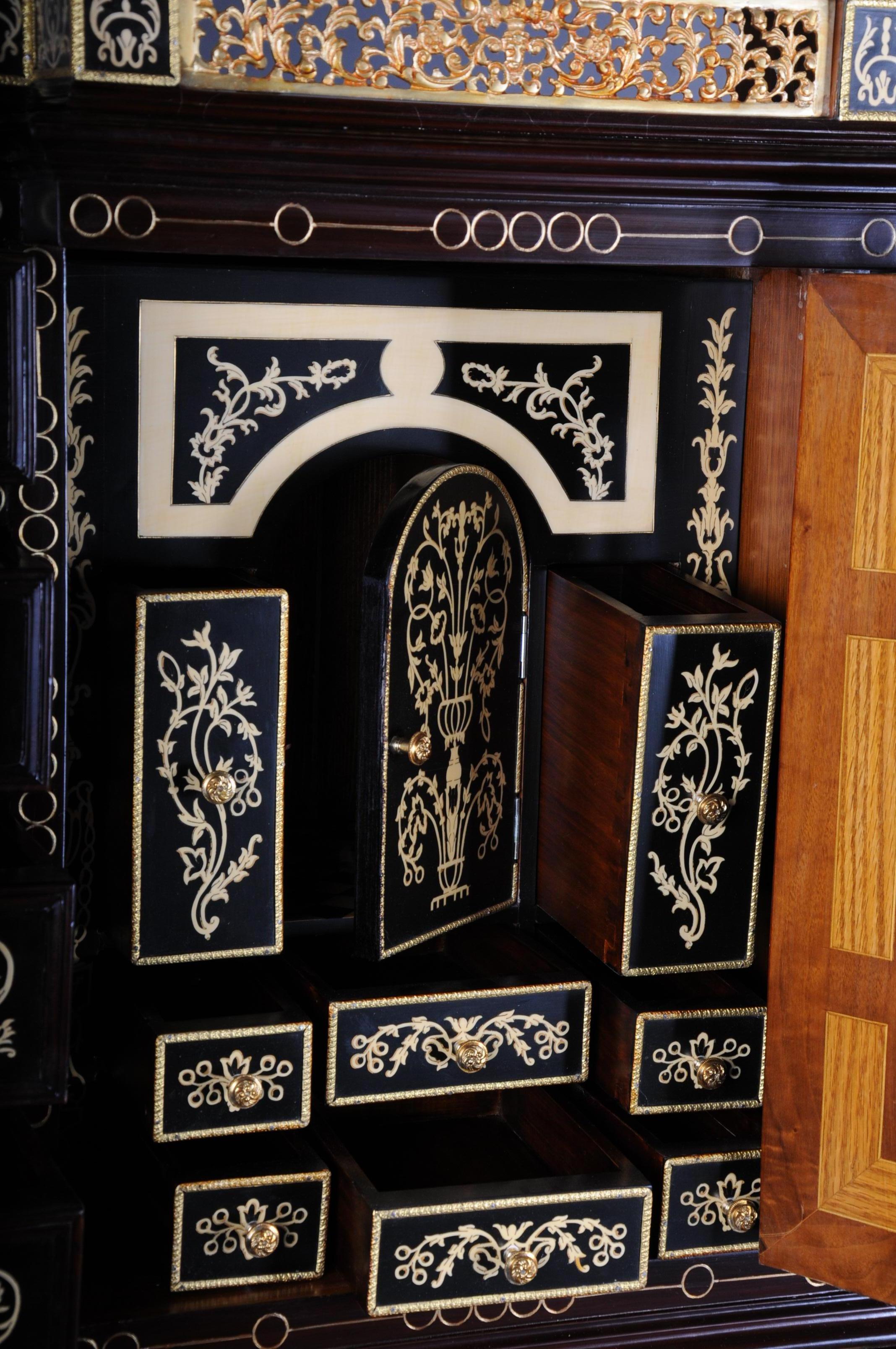 20th Century Splendid Renaissance Tower Cabinet/Commode For Sale 3