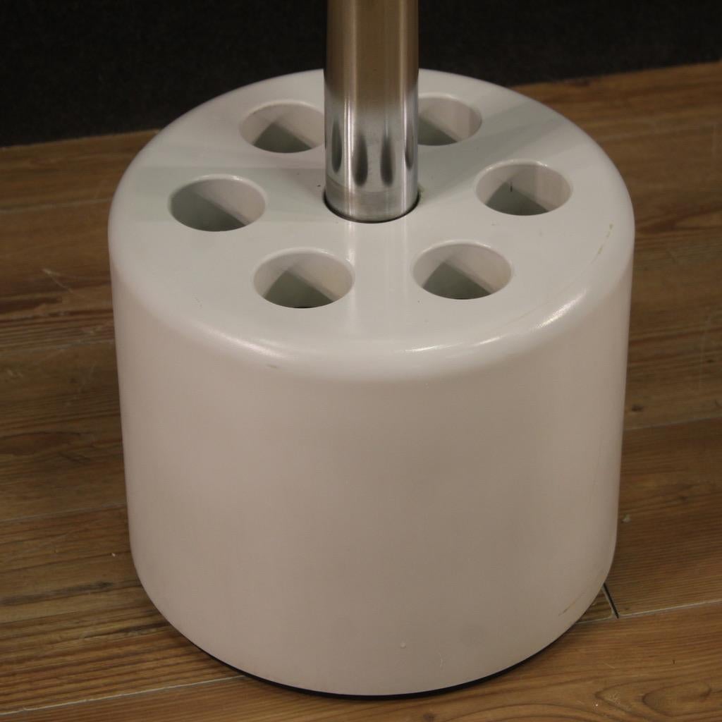 20th Century Steel and Plastic Italian Lucci and Orlandini Design Coat Rack 1970 en venta 2