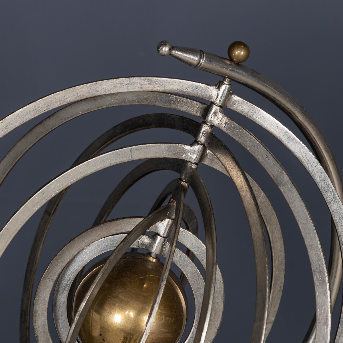 Sphère armillaire copernicienne en acier et laiton du 20e siècle C.C. en vente 4