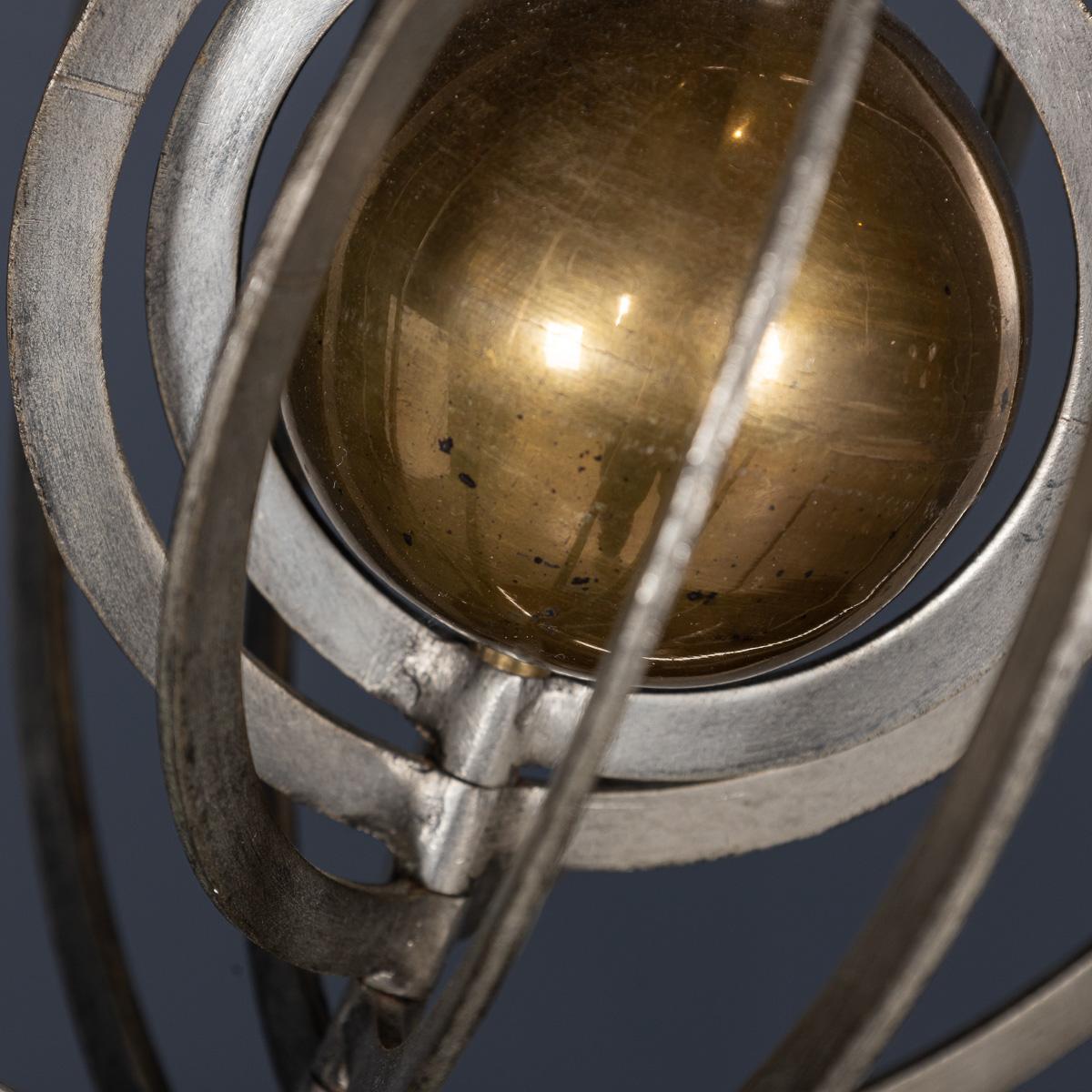 Sphère armillaire copernicienne en acier et laiton du 20e siècle C.C. en vente 6