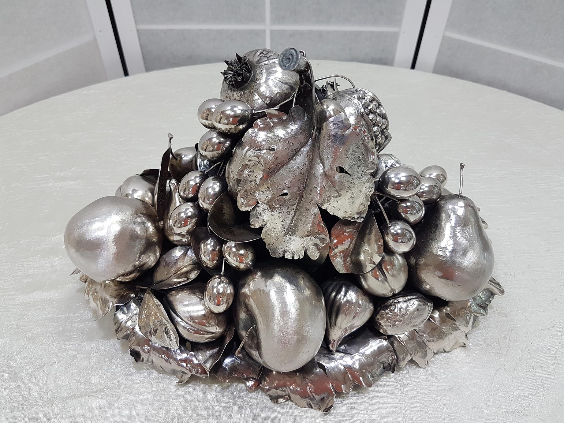 20th Century Italian Sterling Silver Centrepiece with fruit on Cristal Base For Sale 10