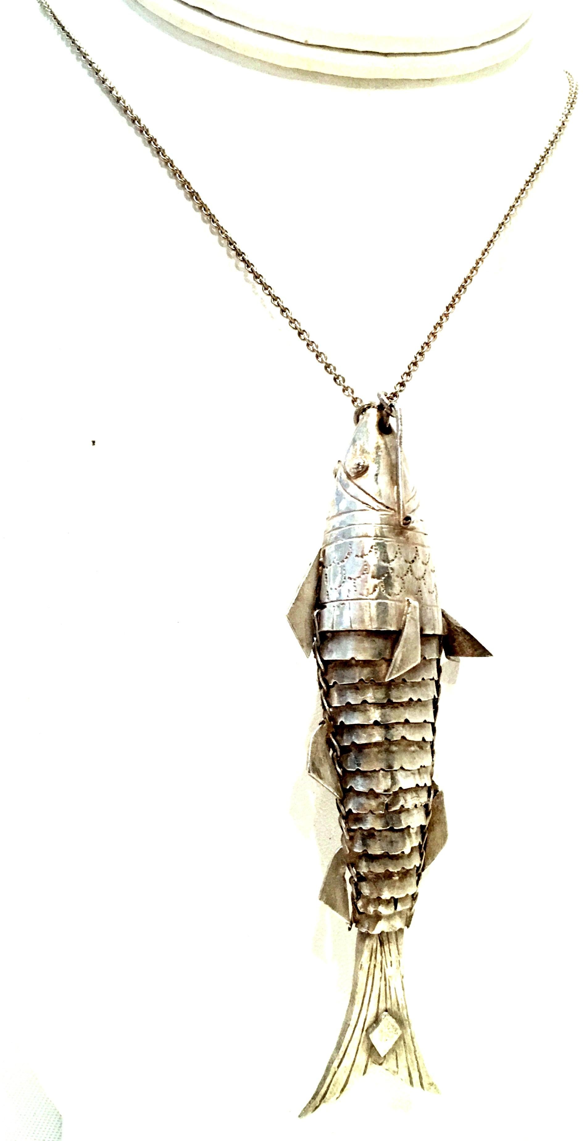 20th Century Sterling Silver Articulating Fish Pendant Necklace In Good Condition In West Palm Beach, FL