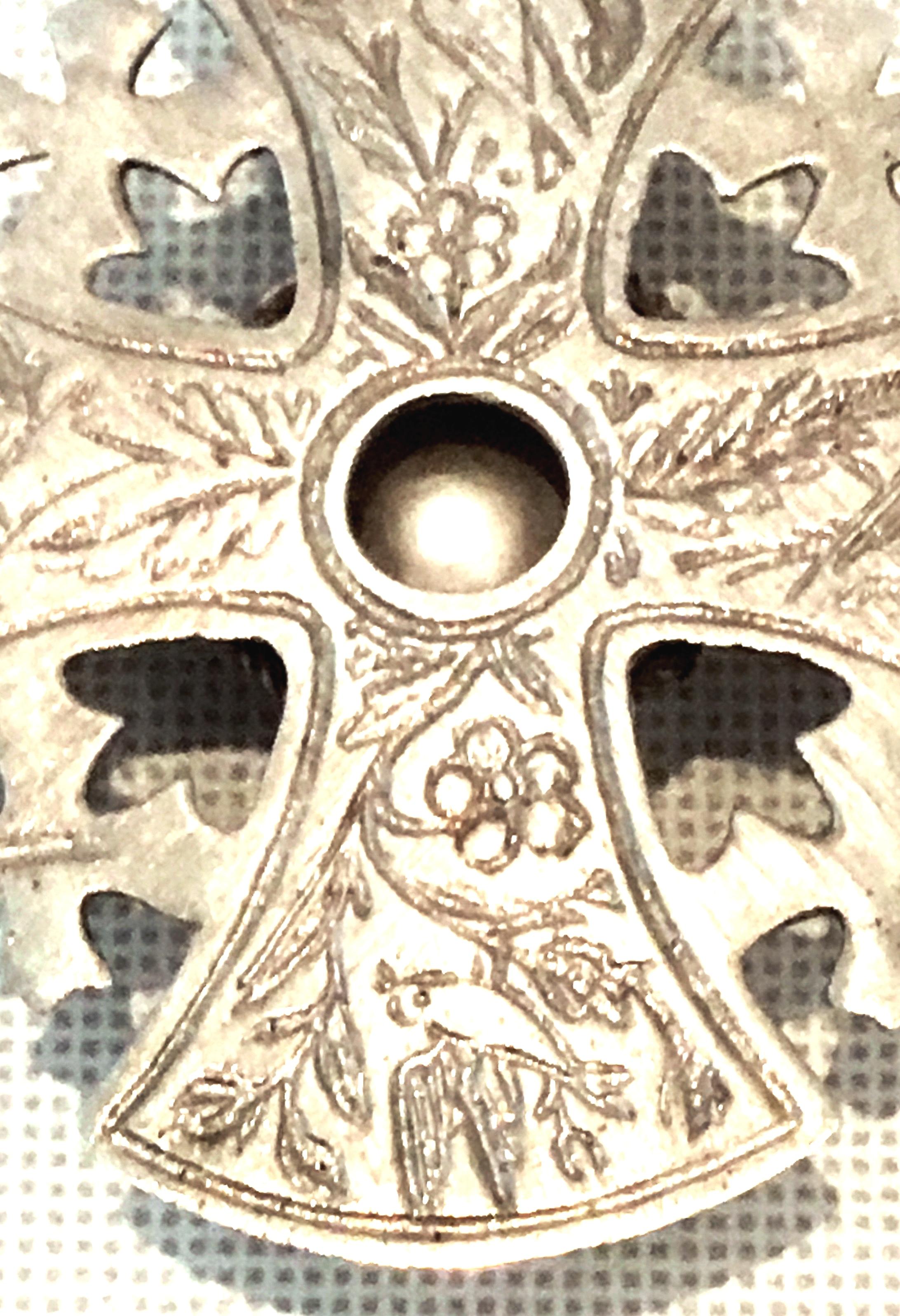 20th Century Sterling Silver & Blue Topaz Maltese Cross Pendant Necklace For Sale 7