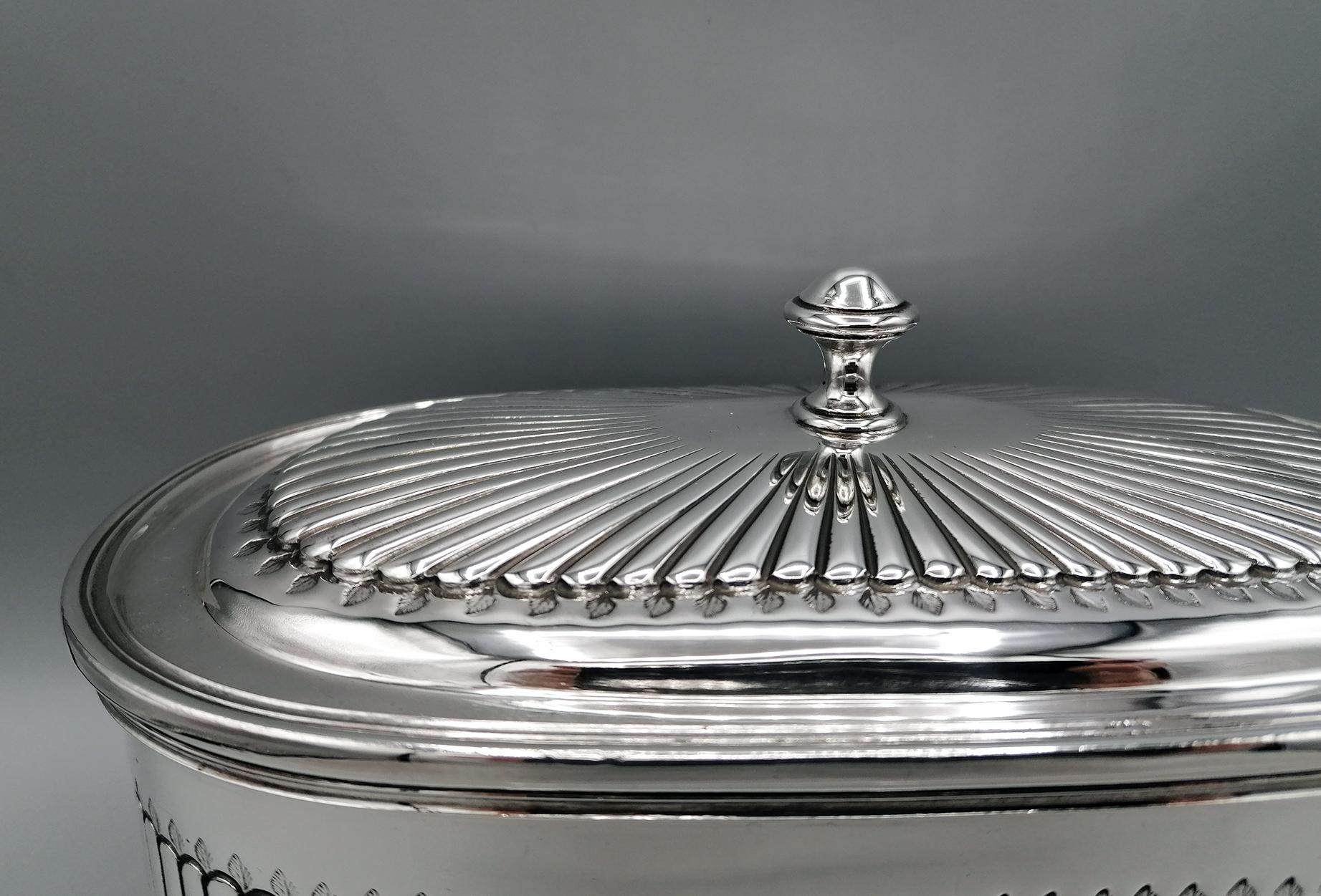 Italian 20th Century Sterling Silver Box George III° Style For Sale