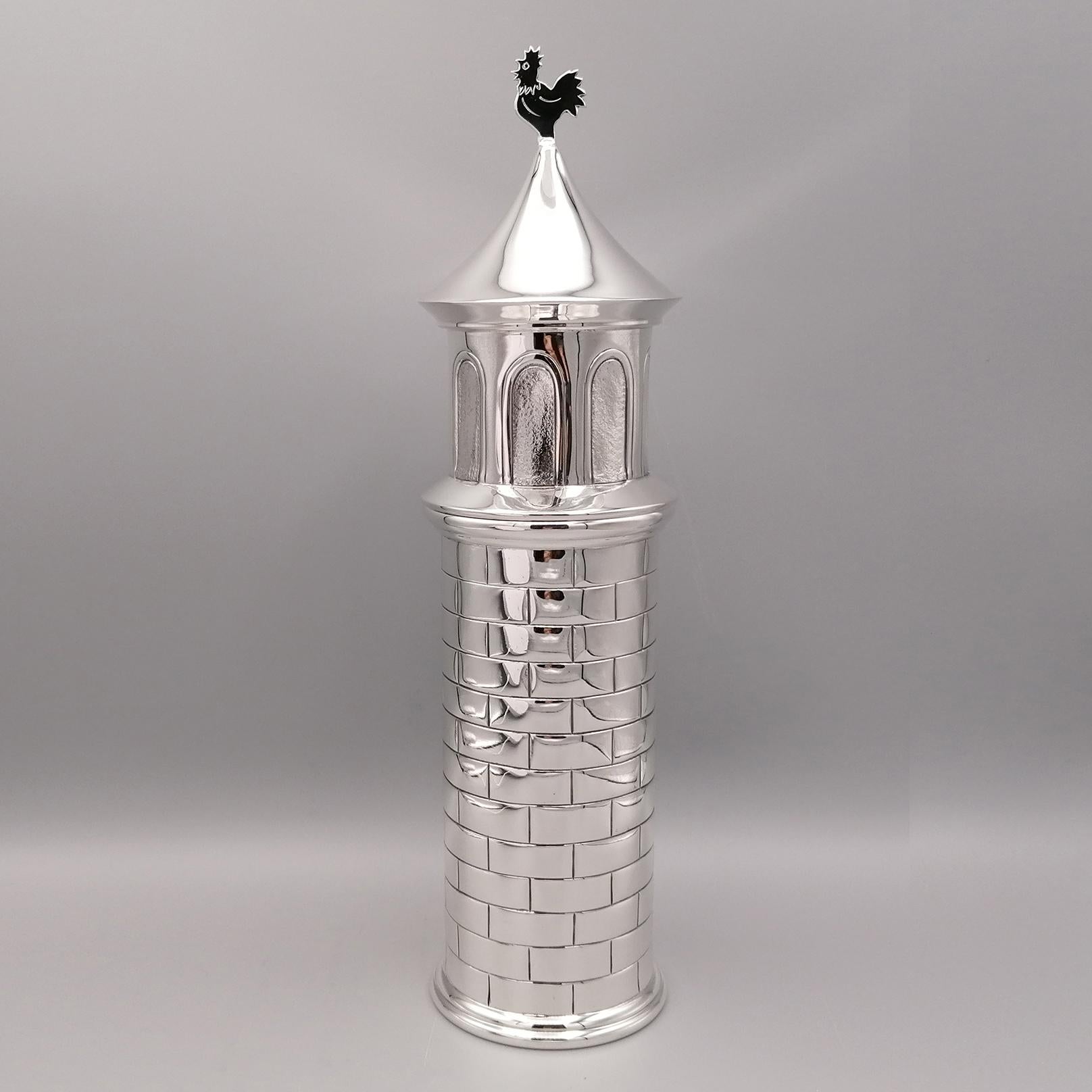 Tower shaped box in solid sterling silver round shape.
Made entirely by hand, with a chisel reproducing the bricks on the body and the windows are embossed and chiseled in the lantern. The tower is smooth, surmounted by a rooster.
Ideal for