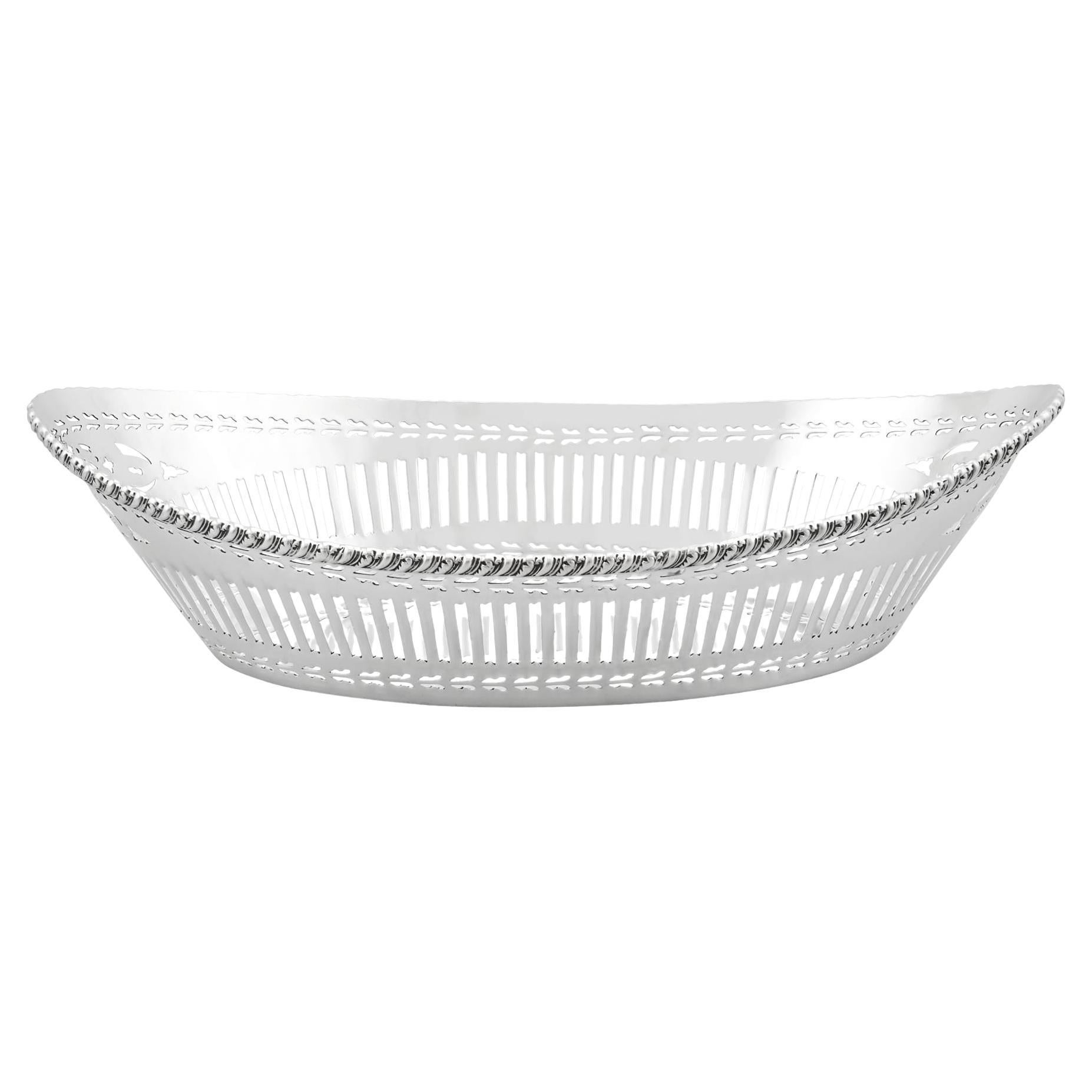 20th Century Sterling Silver Bread Dish For Sale