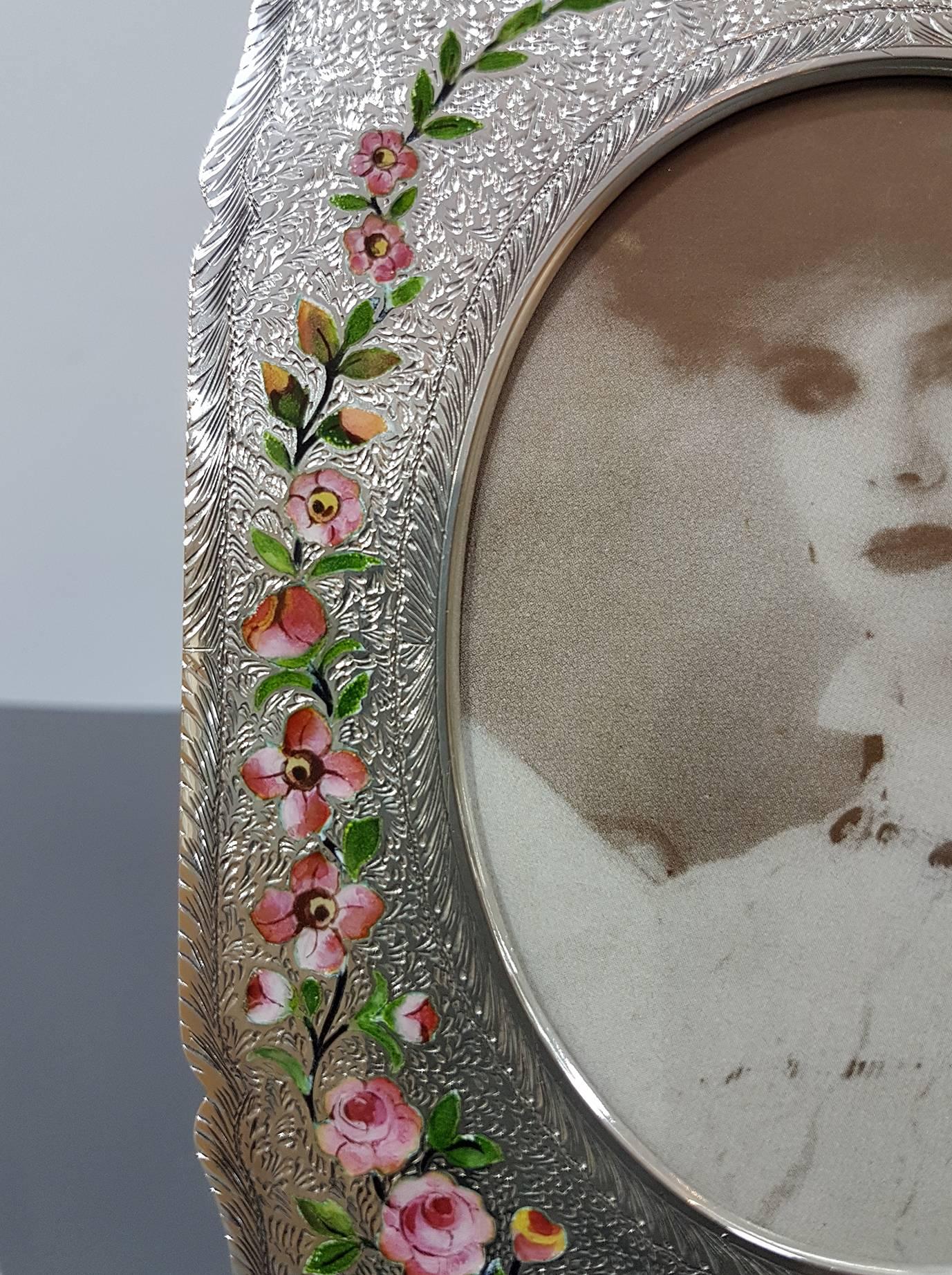 20th Century Italian Sterling Silver Gilted Enameled Frame For Sale 3