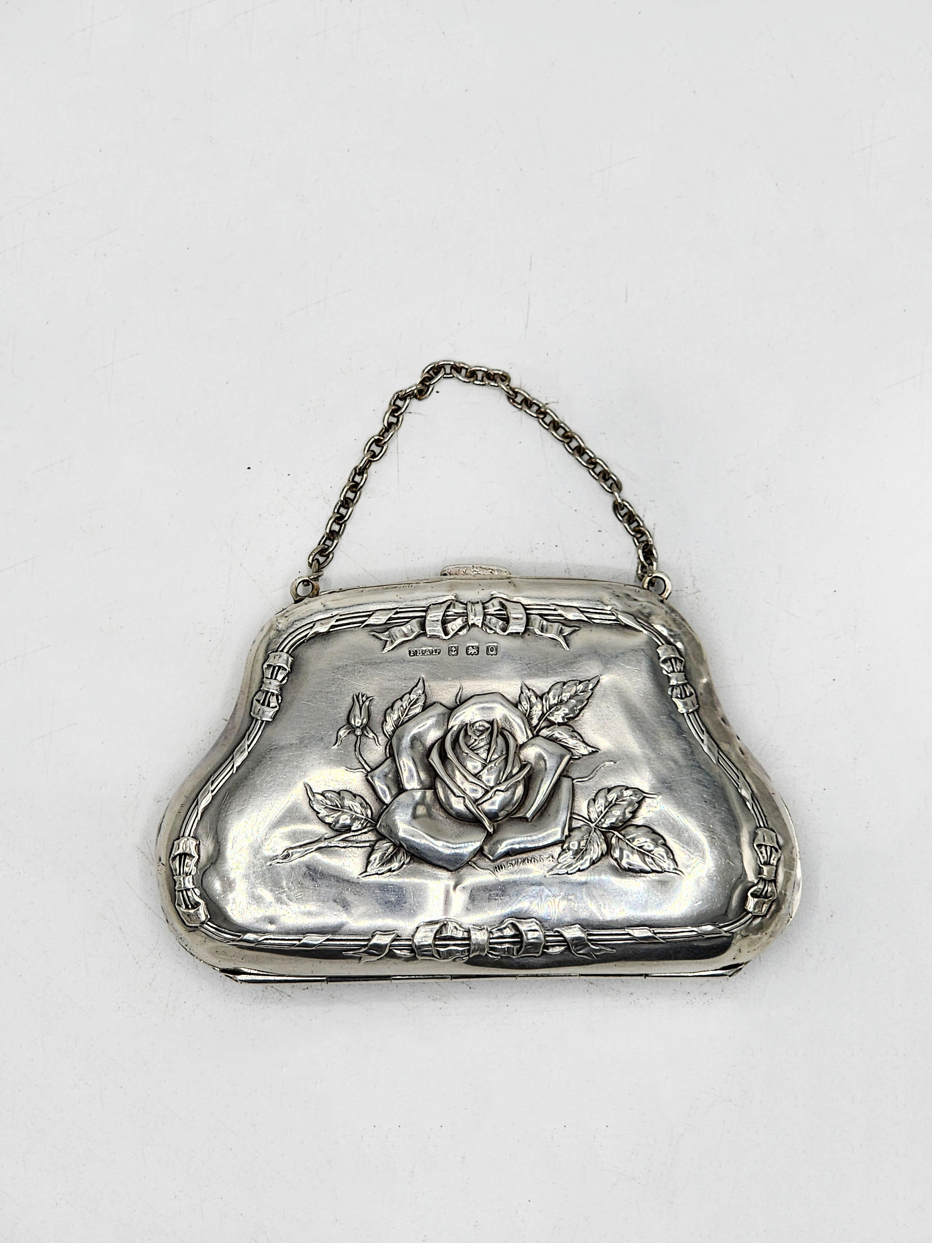 20th Century 20th century sterling silver handbag-shaped box For Sale
