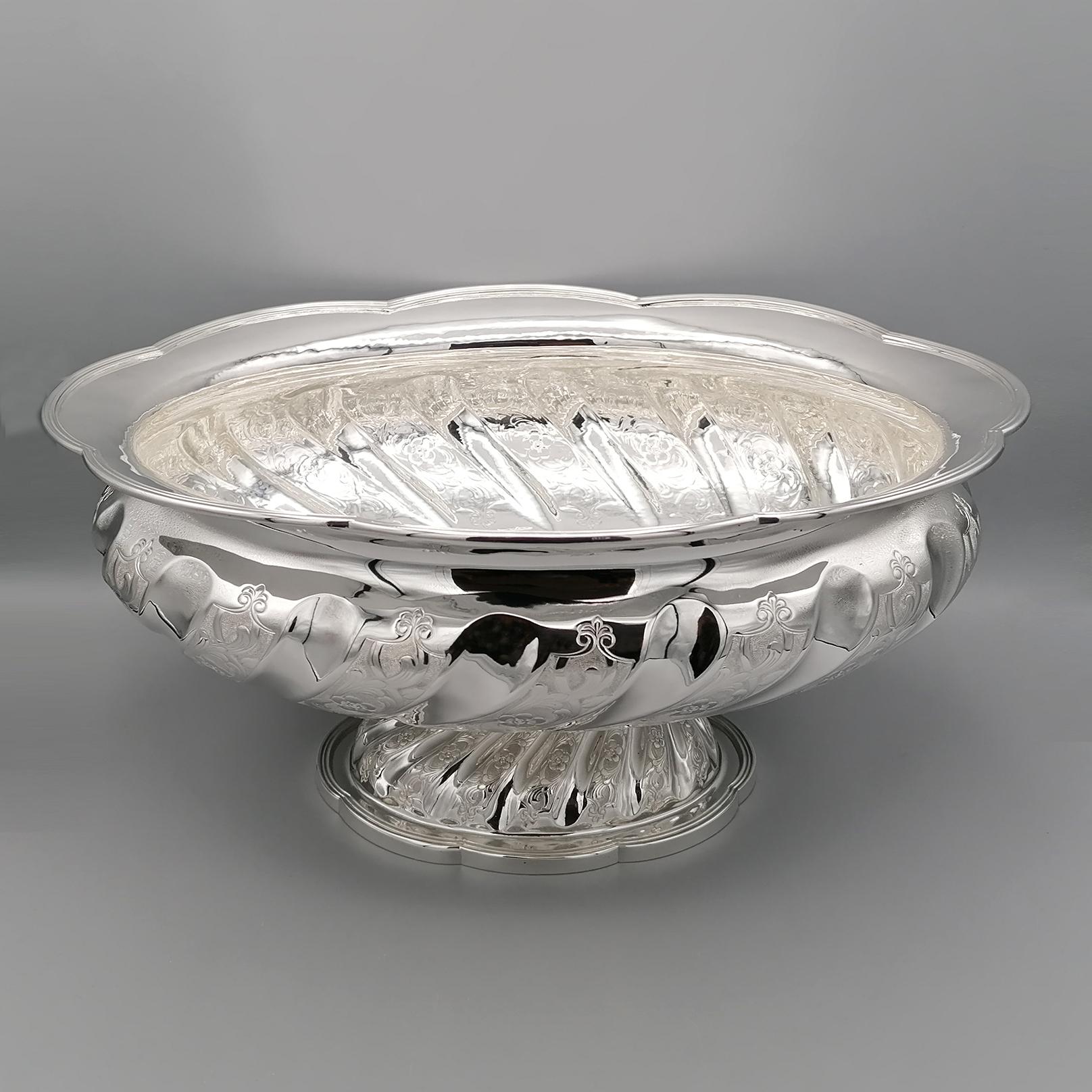 Centro de mesa oval italiano de plata de ley del siglo XX Otro en venta