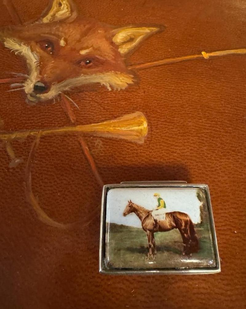 20th Century Sterling Silver Pill Box Decorated with Jockey on Horseback In Good Condition For Sale In Middleburg, VA