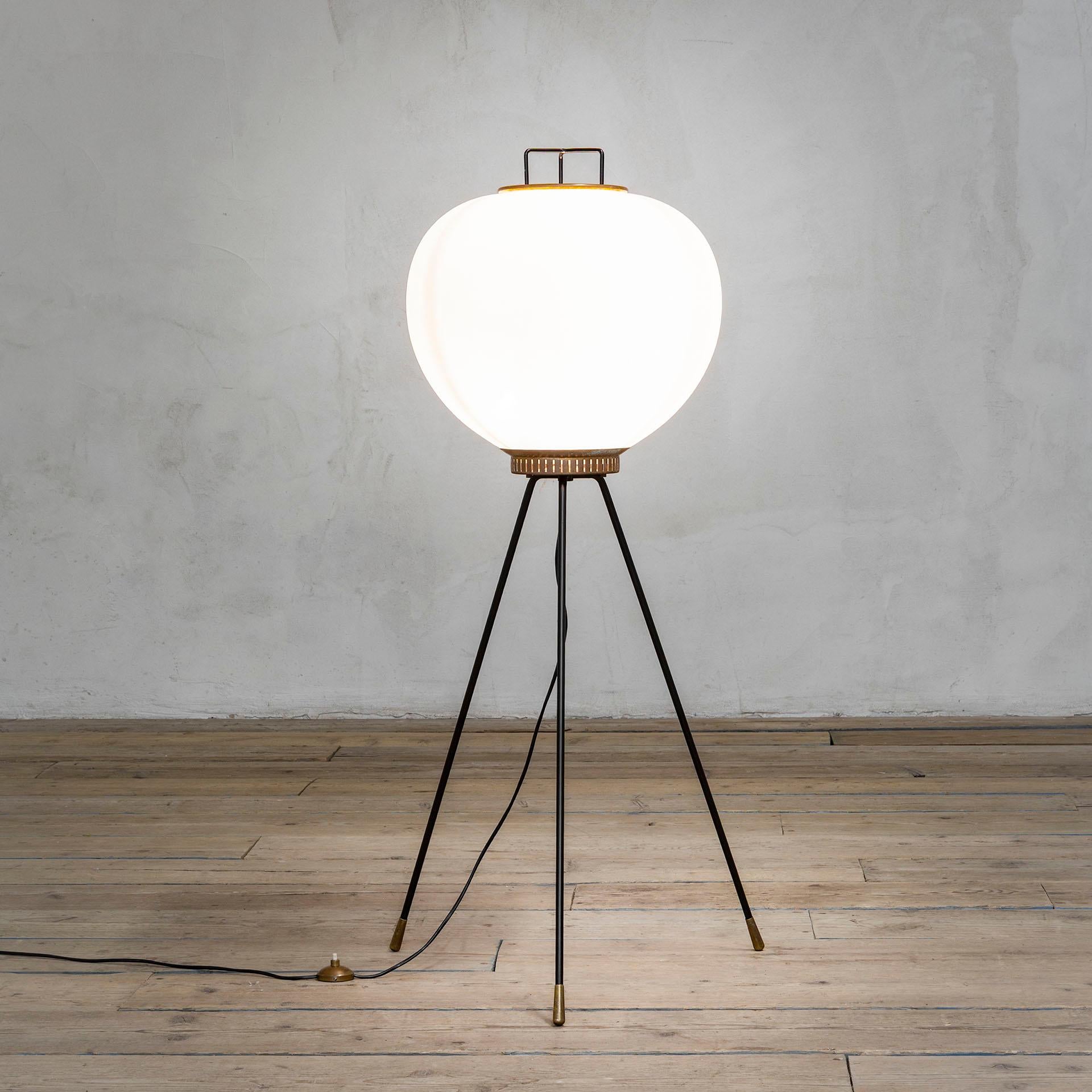 Mid-Century Modern 20e siècle, Stilnovo Lampadaire en laiton et métal 1960 en vente
