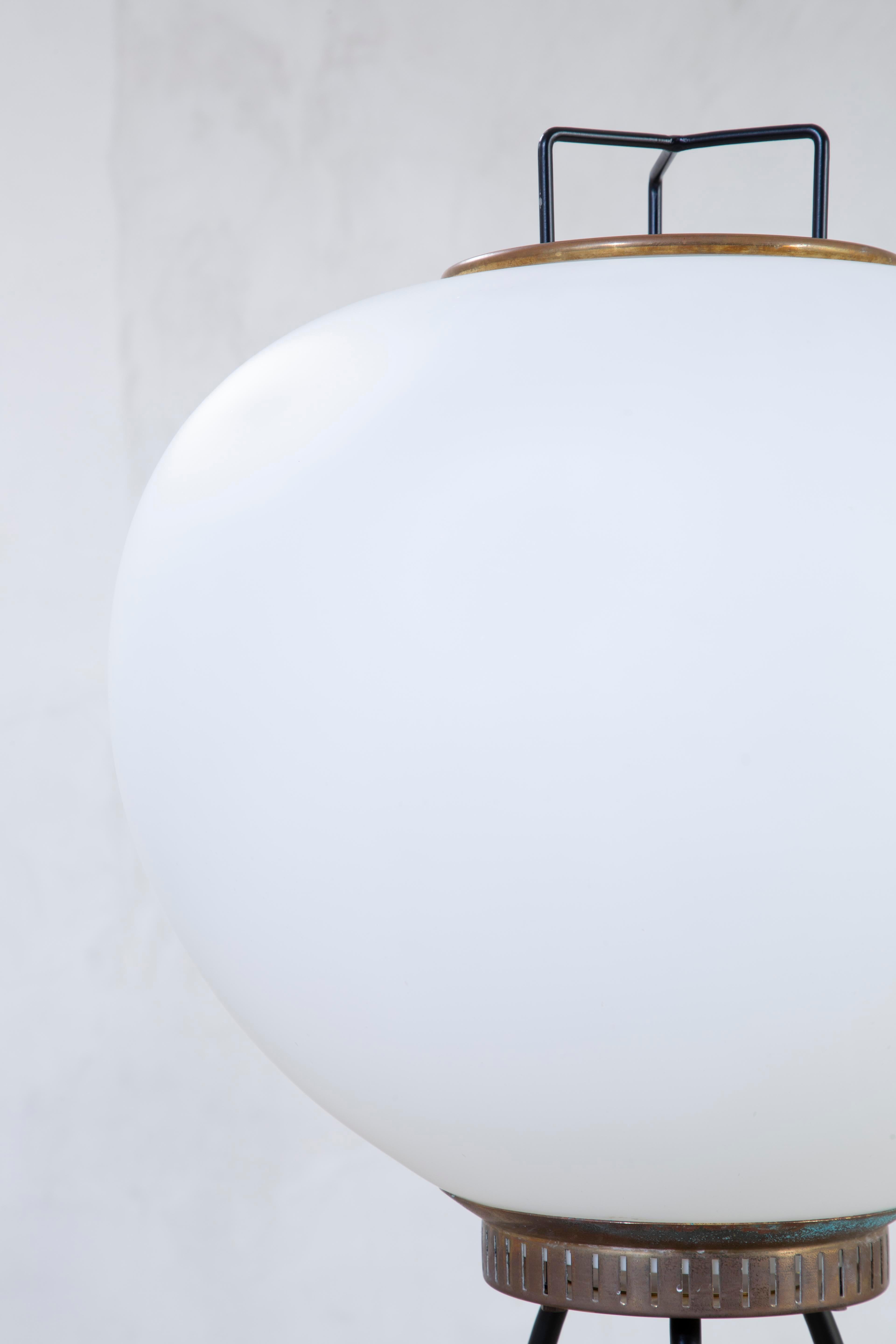 20e siècle, Stilnovo Lampadaire en laiton et métal 1960 en vente 1