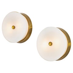 Paire d'appliques Stilnovo du 20ème siècle en laiton et verre blanc, années 50