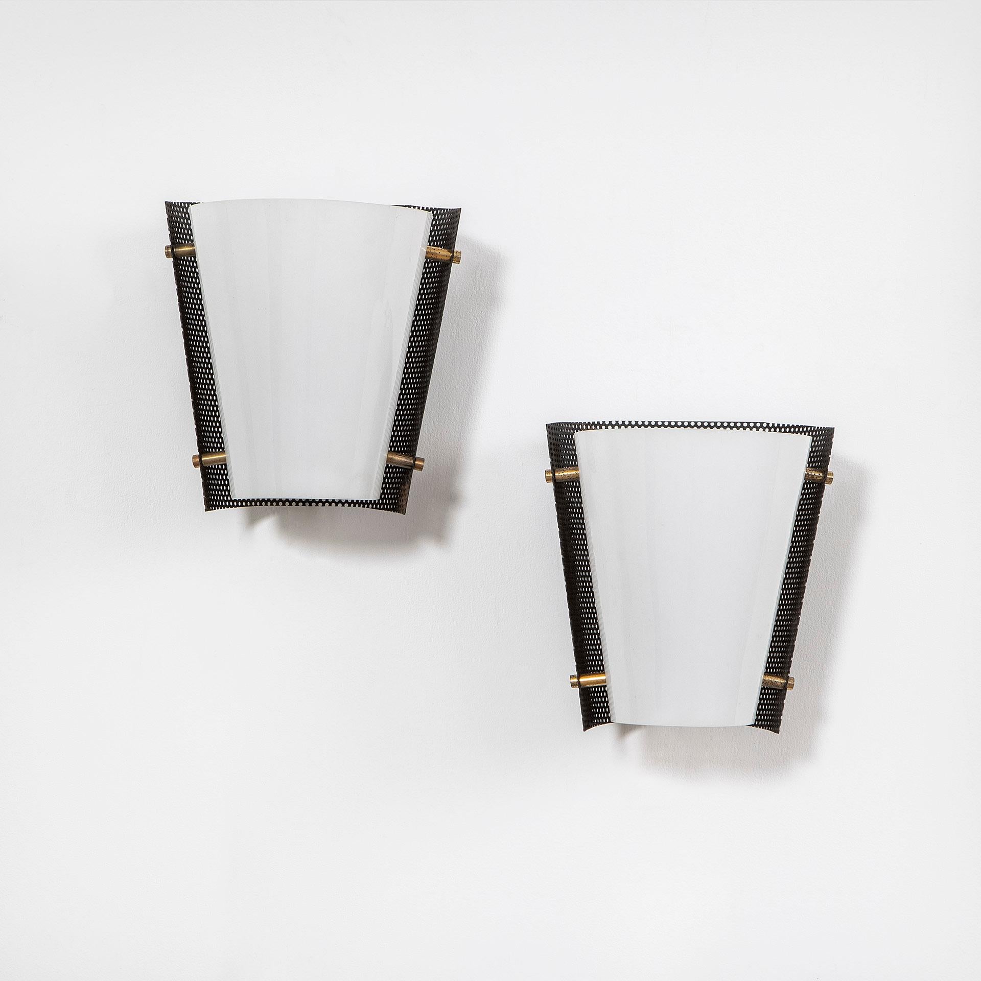 Mid-Century Modern 20th Century Stilnovo Pair of Sconces in Perspex, Painted Metal and Brass
