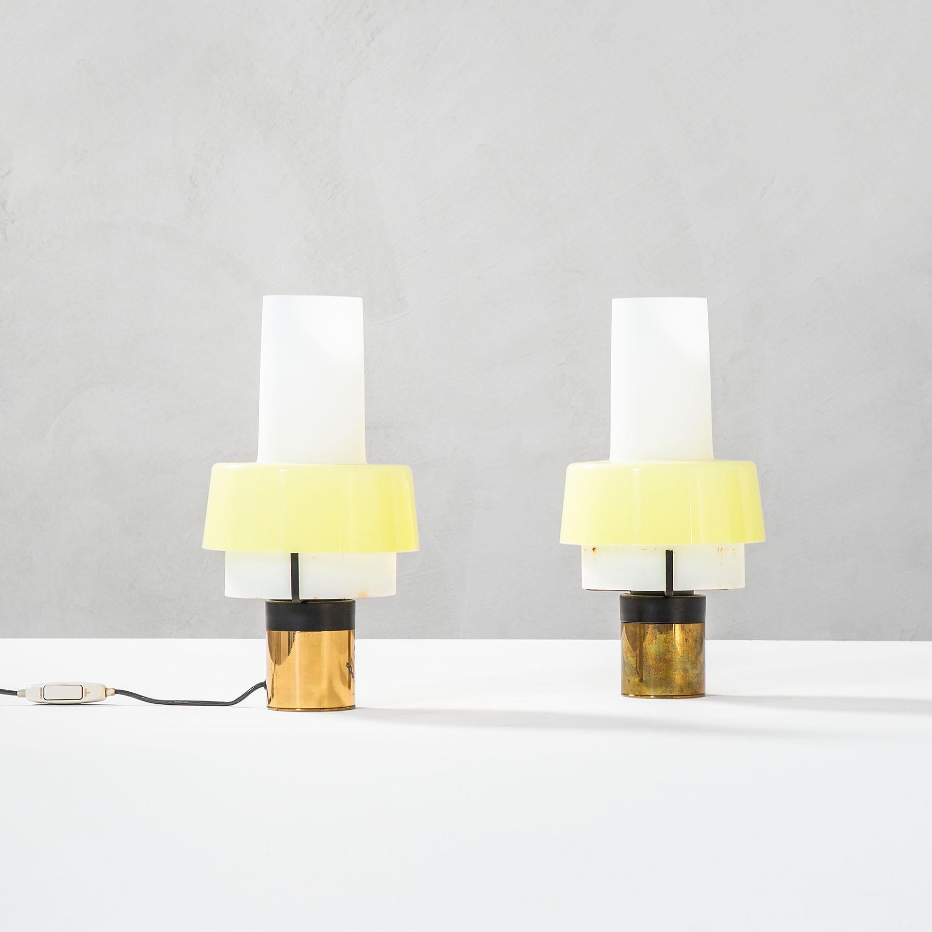 Mid-Century Modern 20th Century Stilnovo Pair of Table Lamps 8039 in Glass, Aluminum and Brass, 60s