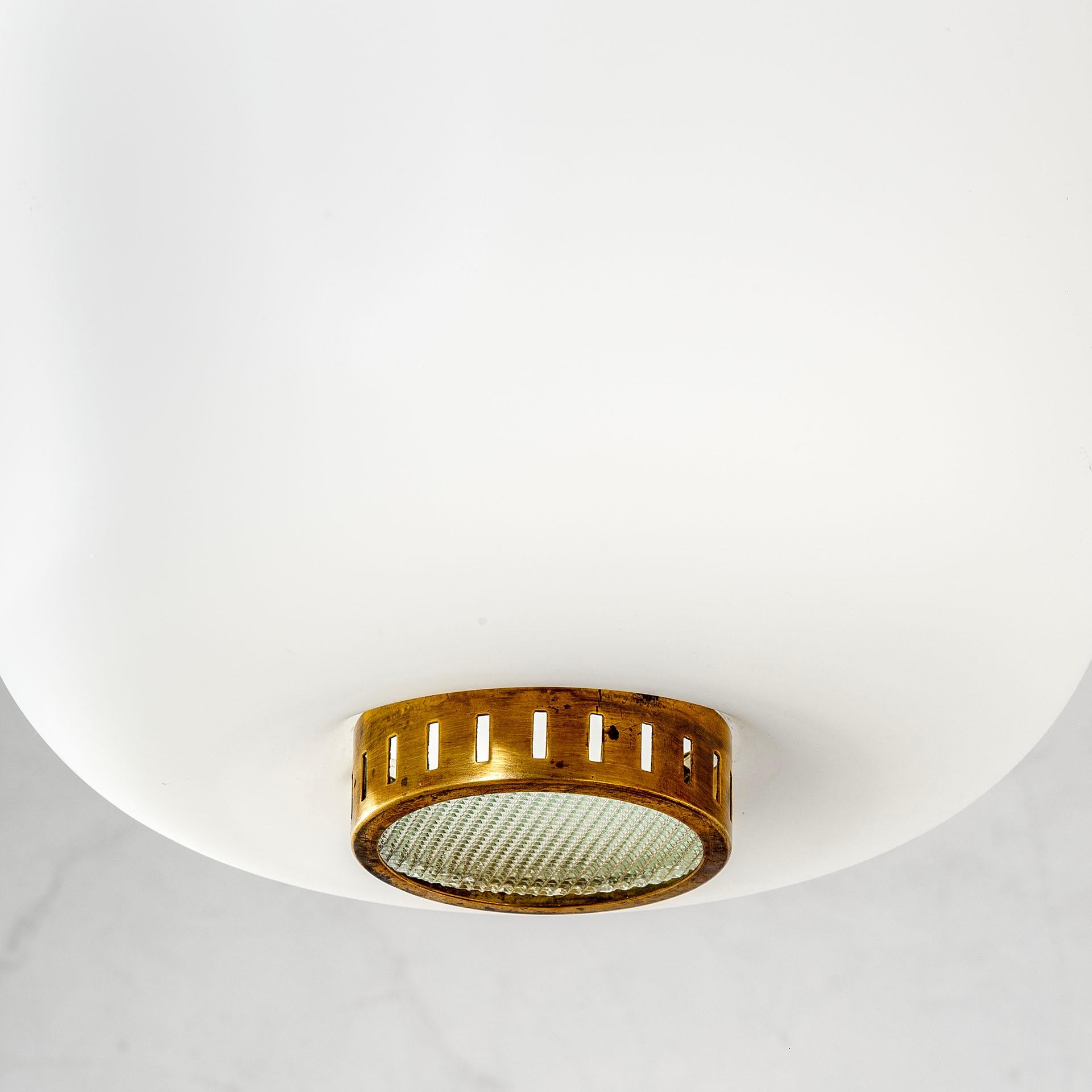 20th Century Stilnovo Pendant Lamp in Opaline Glass and Brass Details, 50s In Good Condition In Turin, Turin