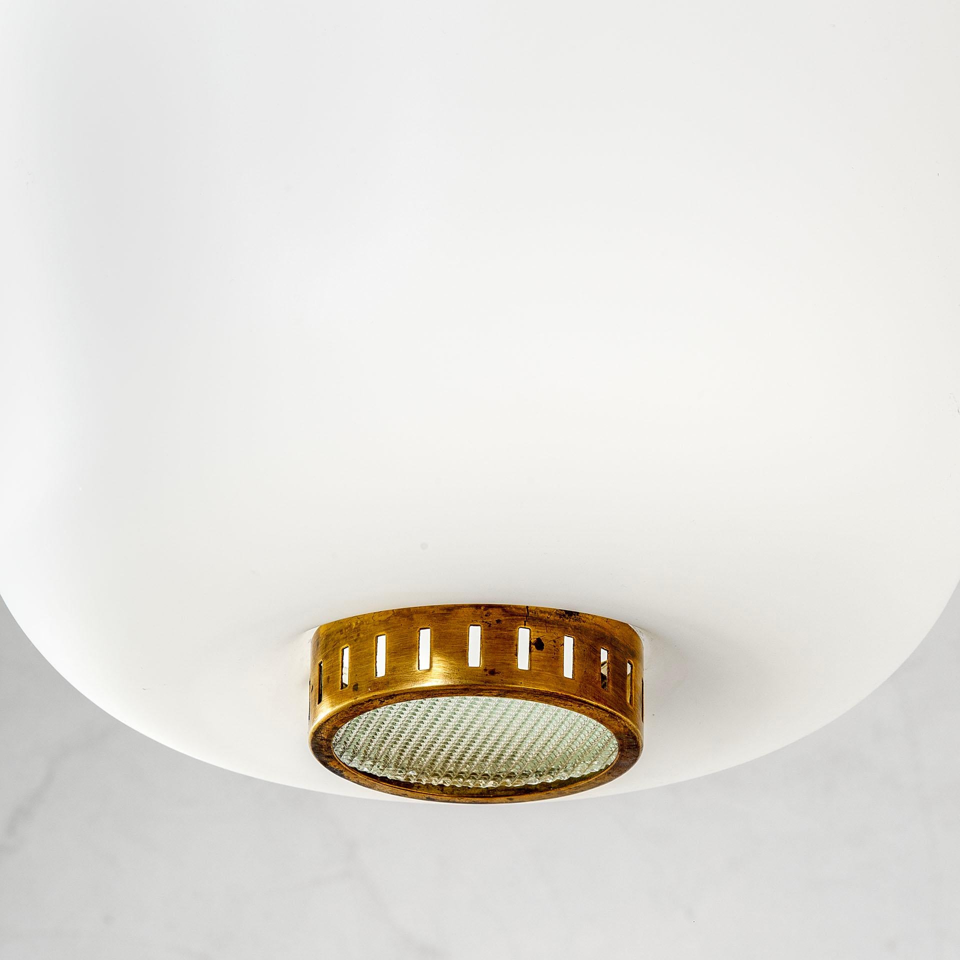 20th Century Stilnovo Pendant Lamp in White Opaline Glass and Brass Details, 50s In Good Condition For Sale In Turin, Turin
