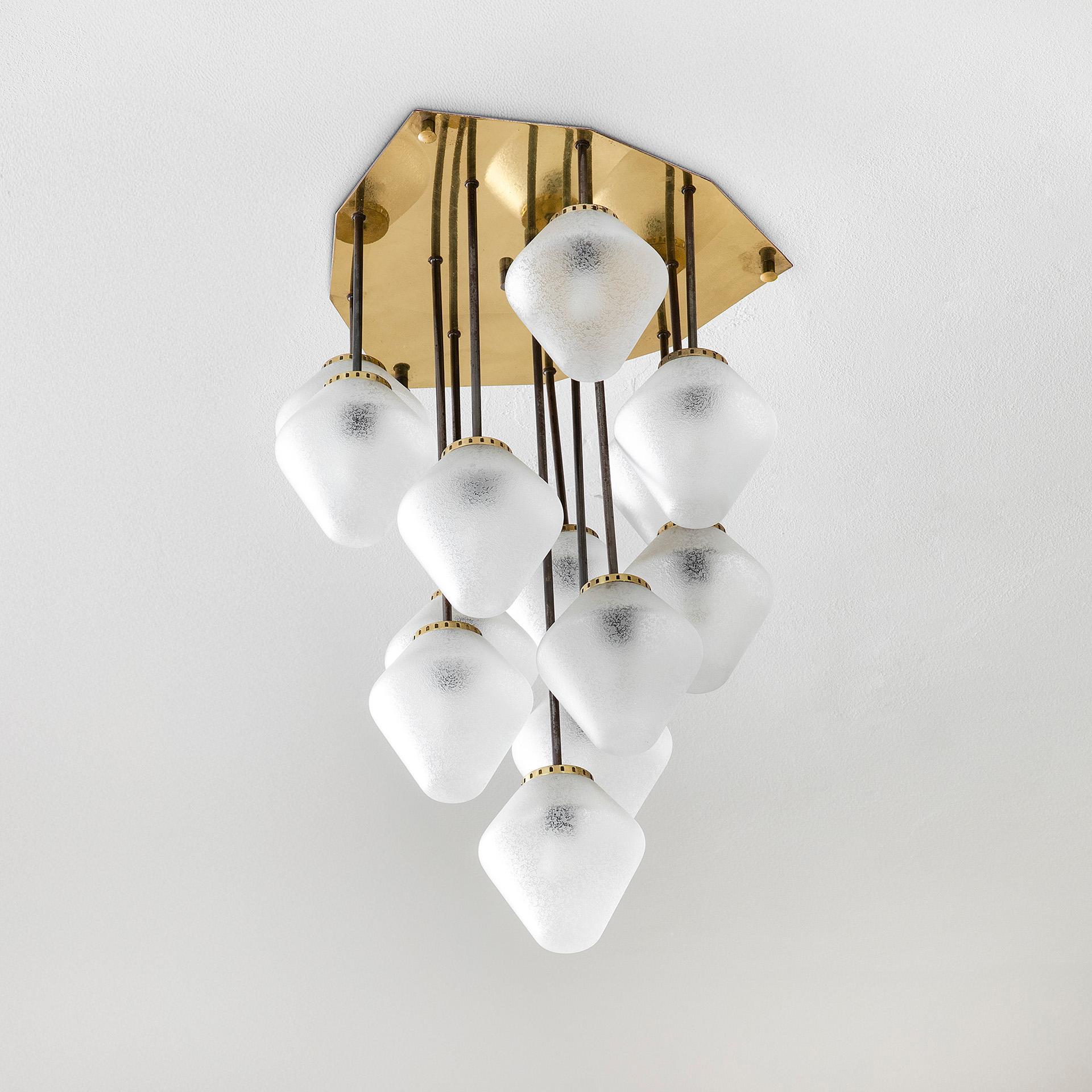 Stilnovo is founded in Milan by Bruno Gatta in 1946.
In December 1946 Stilnovo made its first appearance in Domus, where two table lamps and a brass tray were published. In 1949 Bruno Gatta's brother Paolo joined the company.
Stilnovo reaches the