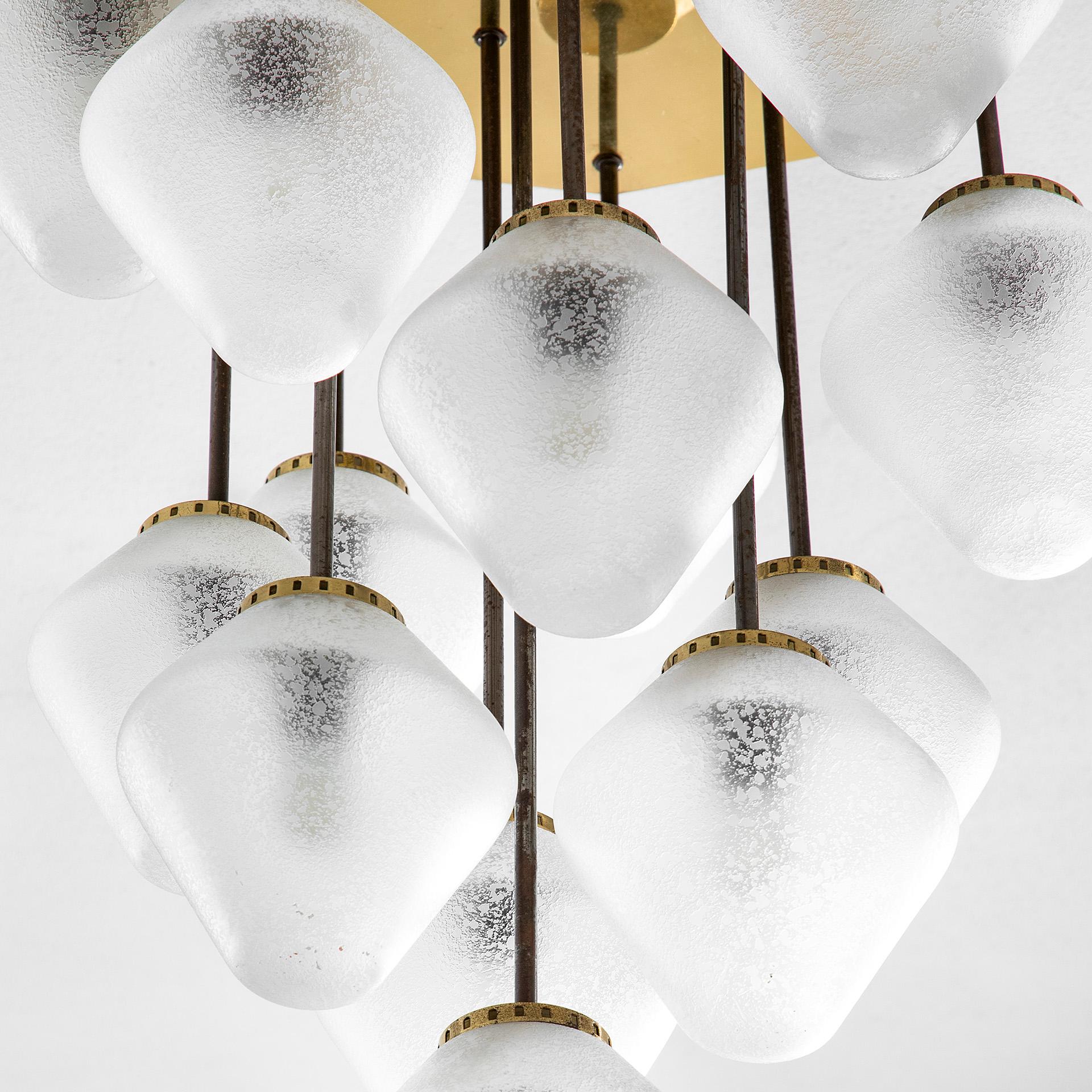 Italian 20th Century, Attributed to Stilnovo Pendant Lamp with 13 lights in vendita