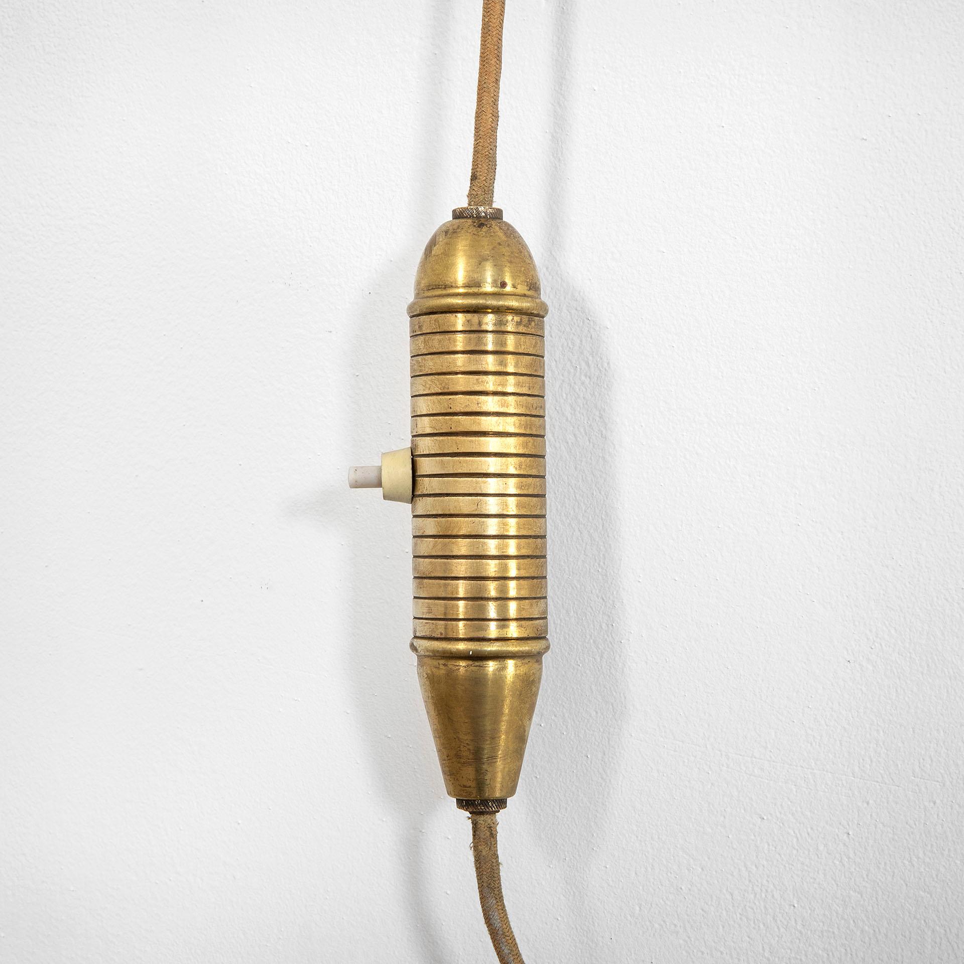 20th Century Stilnovo Wall Lamp Extendable Arm in Brass and Lacquered Metal, 50s For Sale 1