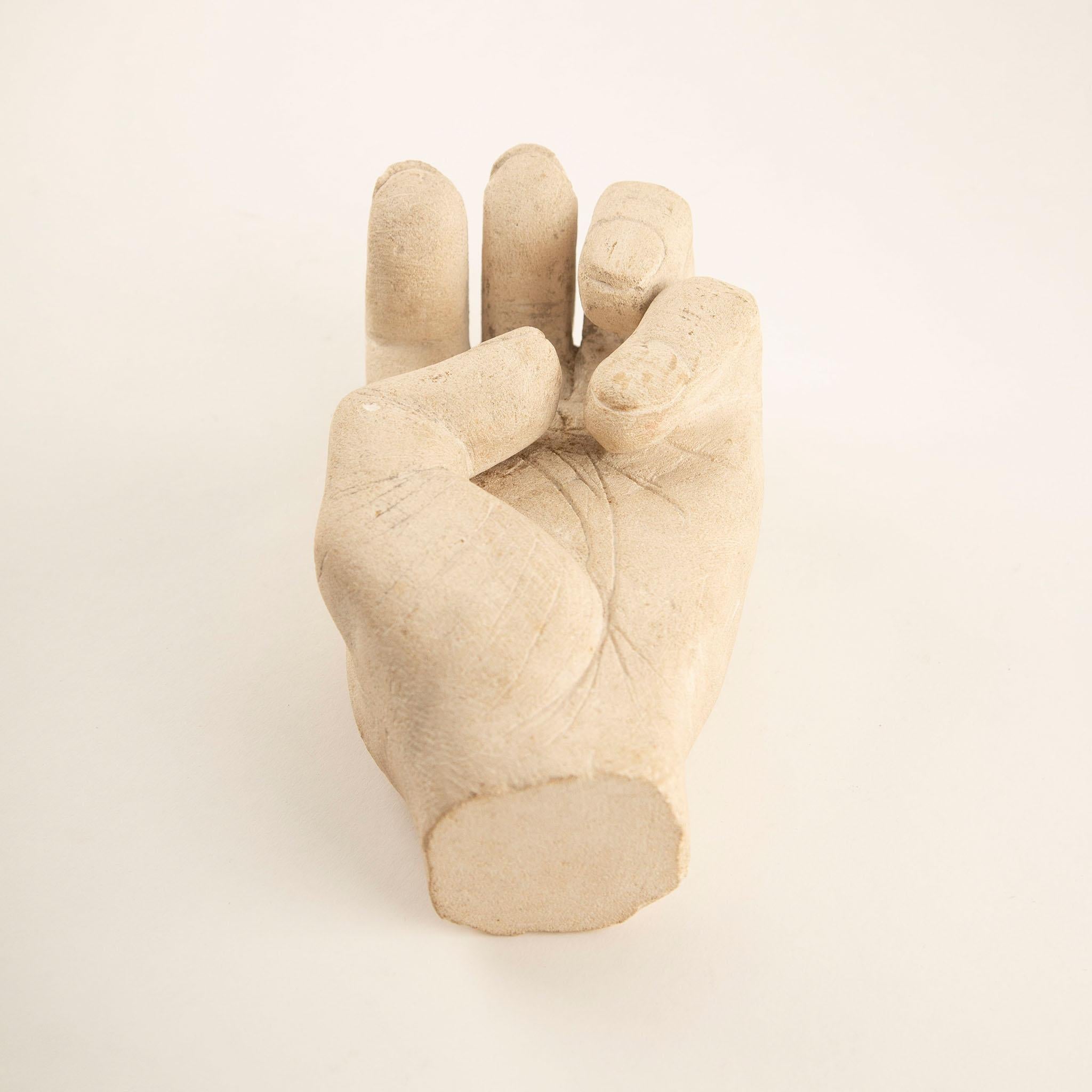 Talla en piedra de una mano del siglo XX Francés en venta