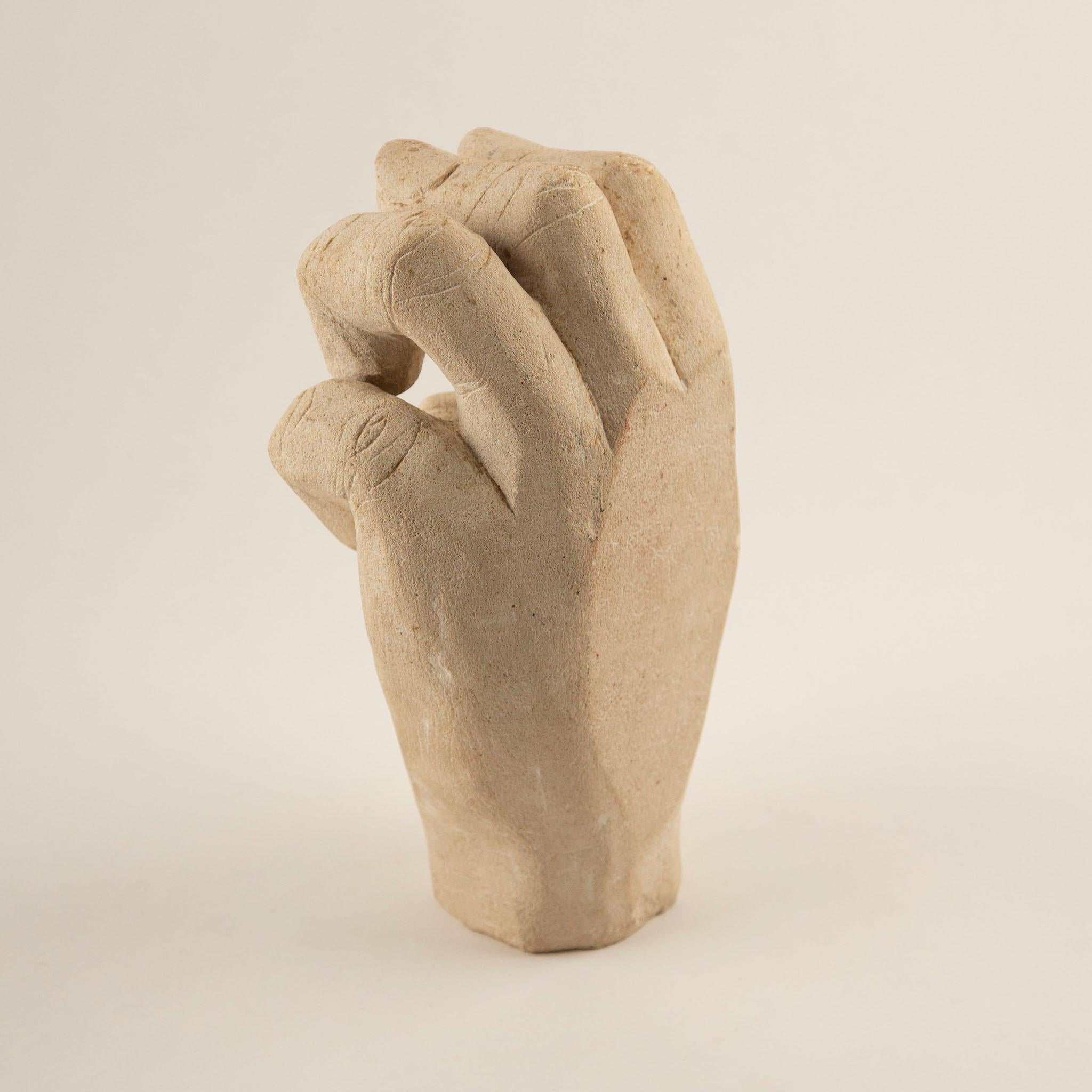 Talla en piedra de una mano del siglo XX en Excelente estado para la venta en New York, NY