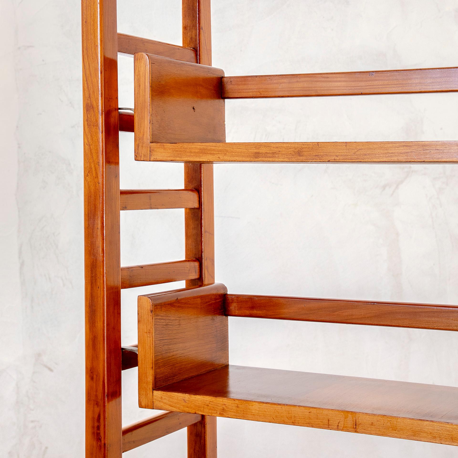 Mid-Century moderno 20th Century, Studio BBPR attr. Wooden Wall Bookcase 70s in vendita