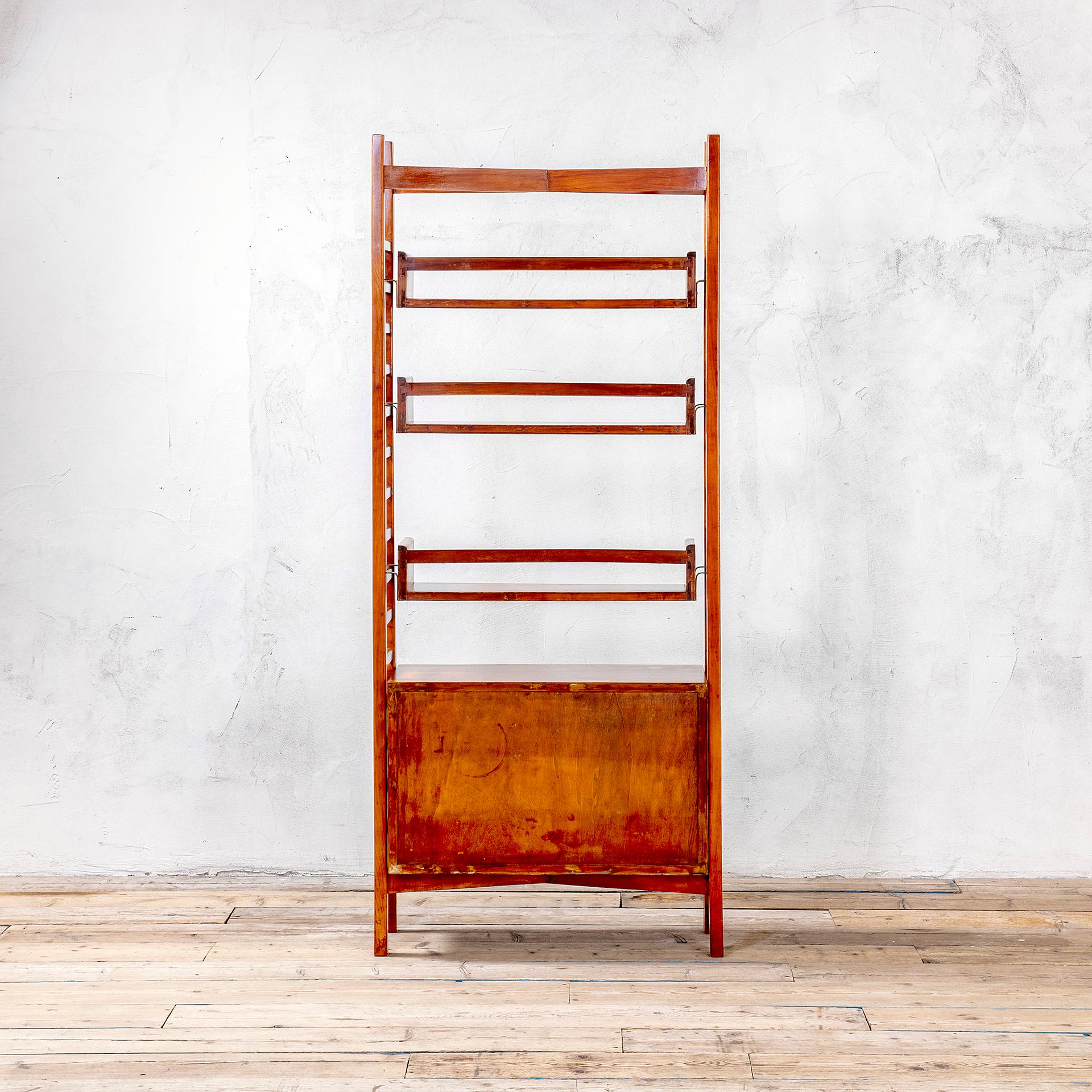 Metallo 20th Century, Studio BBPR attr. Wooden Wall Bookcase 70s in vendita