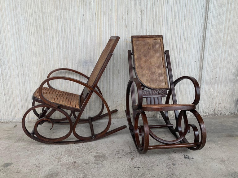 European 20th Century Stunning Art Deco Bentwood and Reed Seats Rocking Chairs For Sale