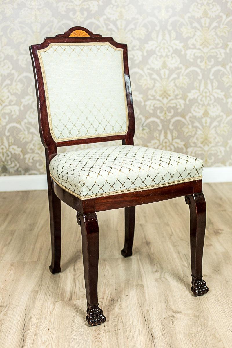 Biedermeier Table ronde stylisée avec chaises tapissées Circa 1950 en vente
