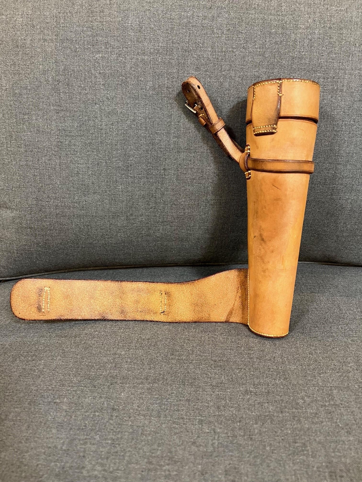 Flacon de selle en verre Swaine & Adeney du 20ème siècle dans un étui en cuir ajusté en vente 8